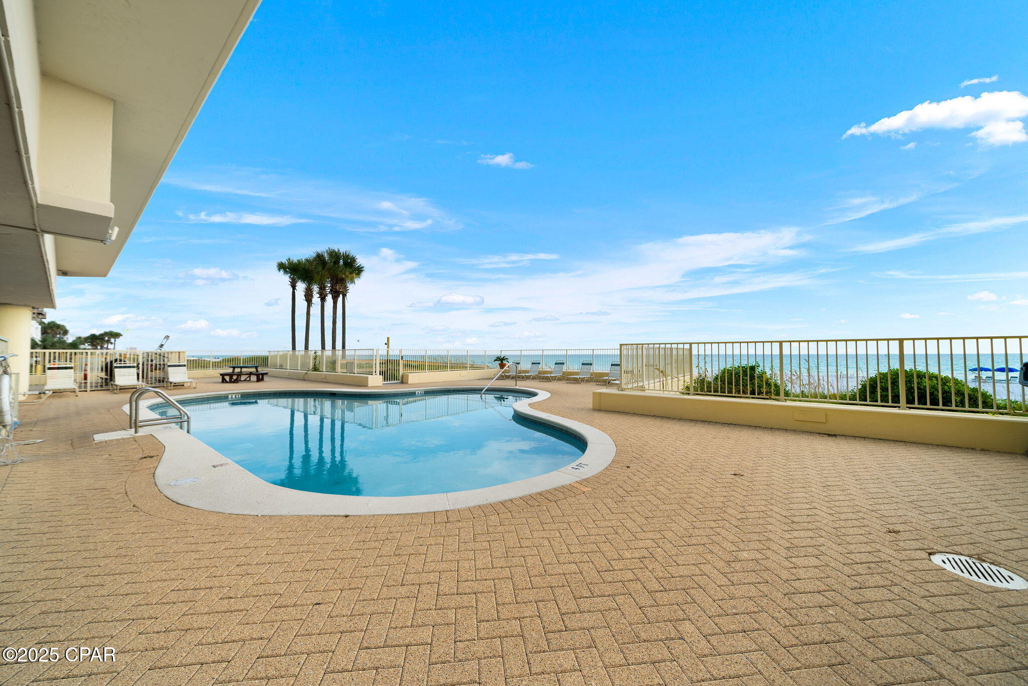 8601 W Surf 15 - Drive 15w