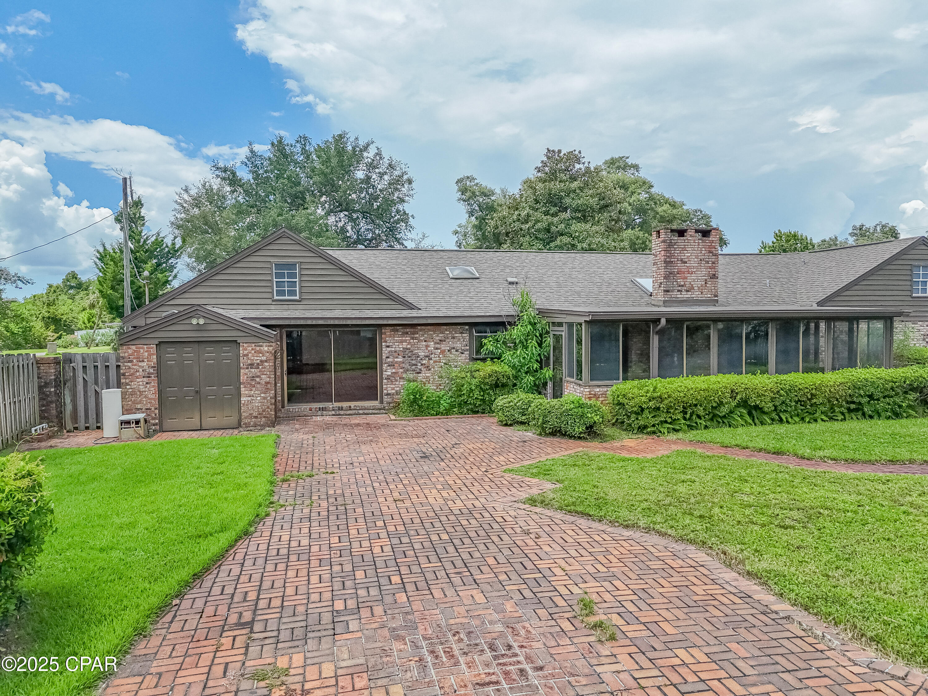 811 W Pierson Drive Drive