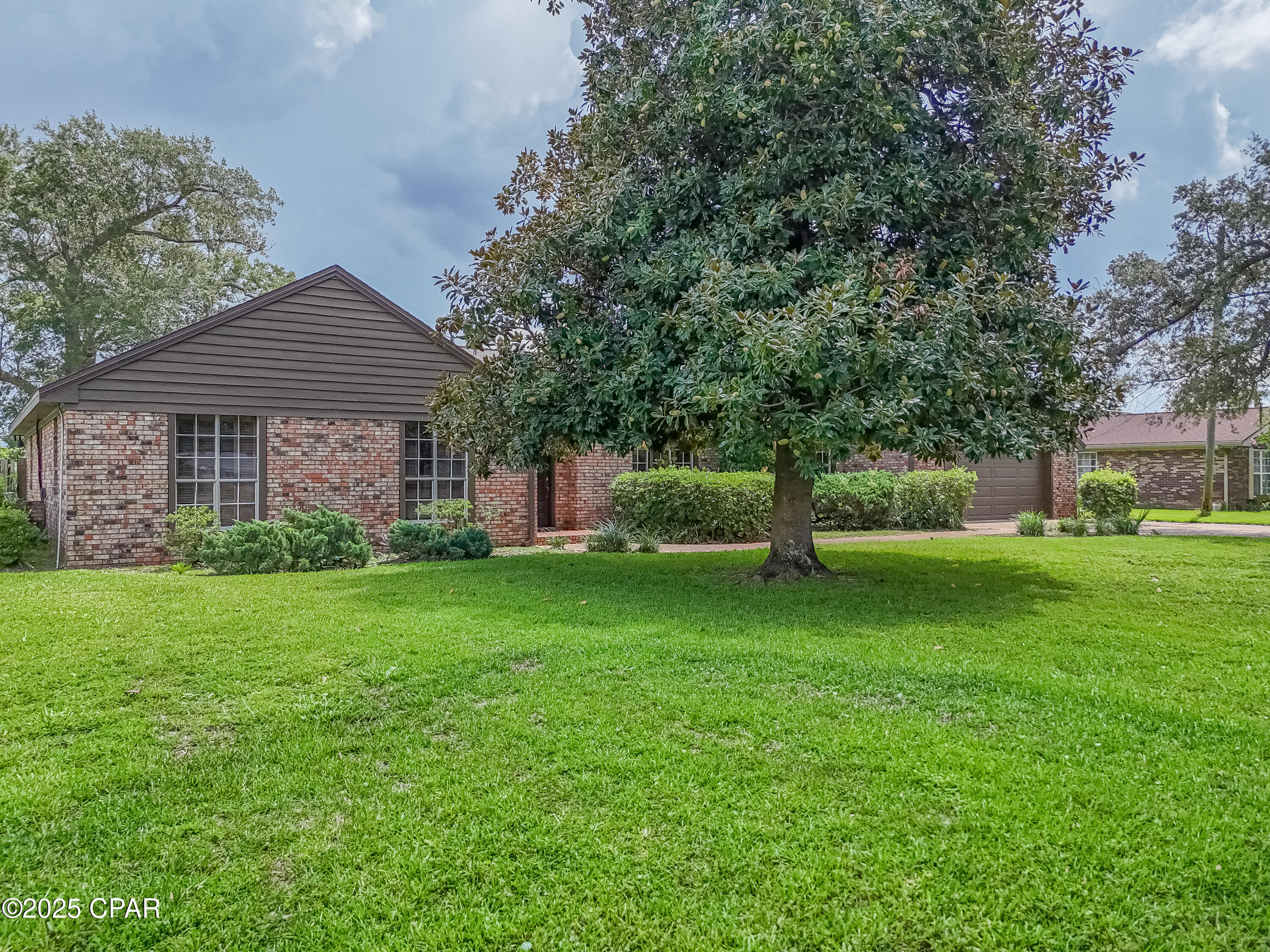 811 W Pierson Drive Drive