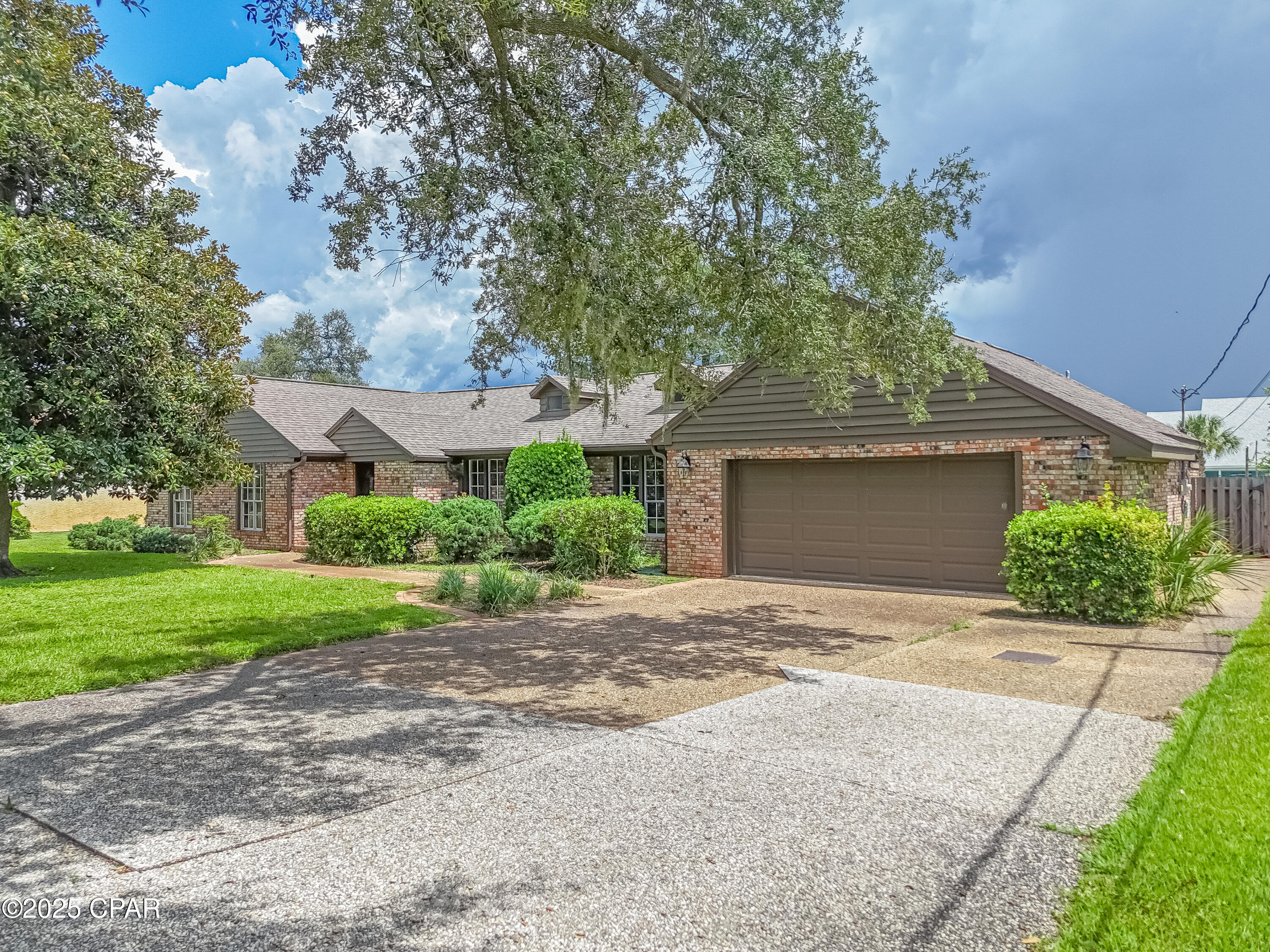 811 W Pierson Drive Drive