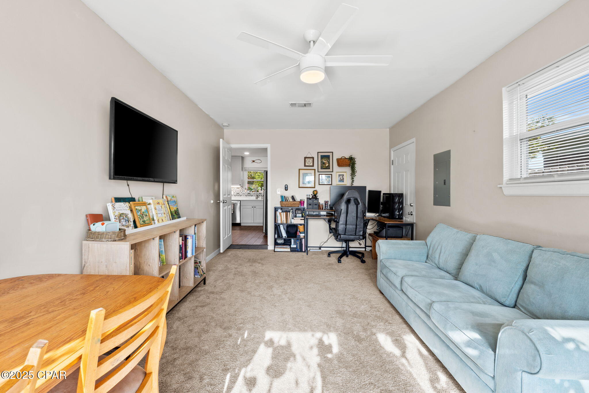 212 S Kimbrel Avenue