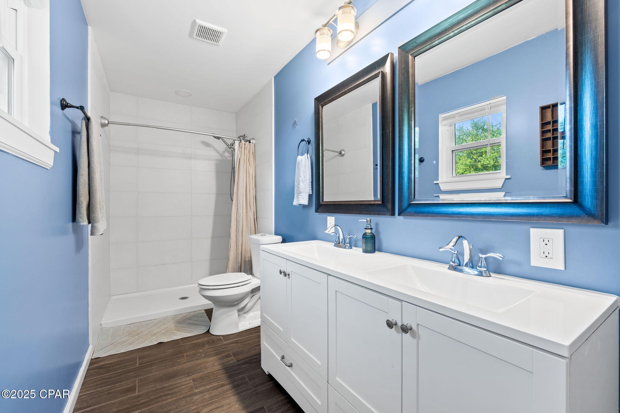 212 S Kimbrel Avenue