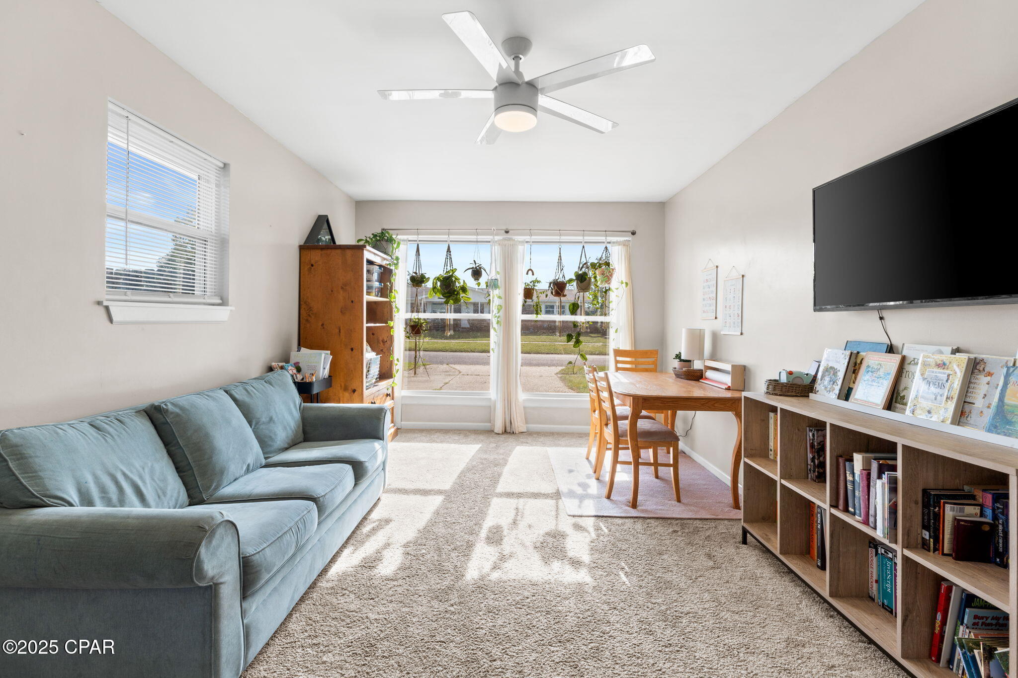 212 S Kimbrel Avenue