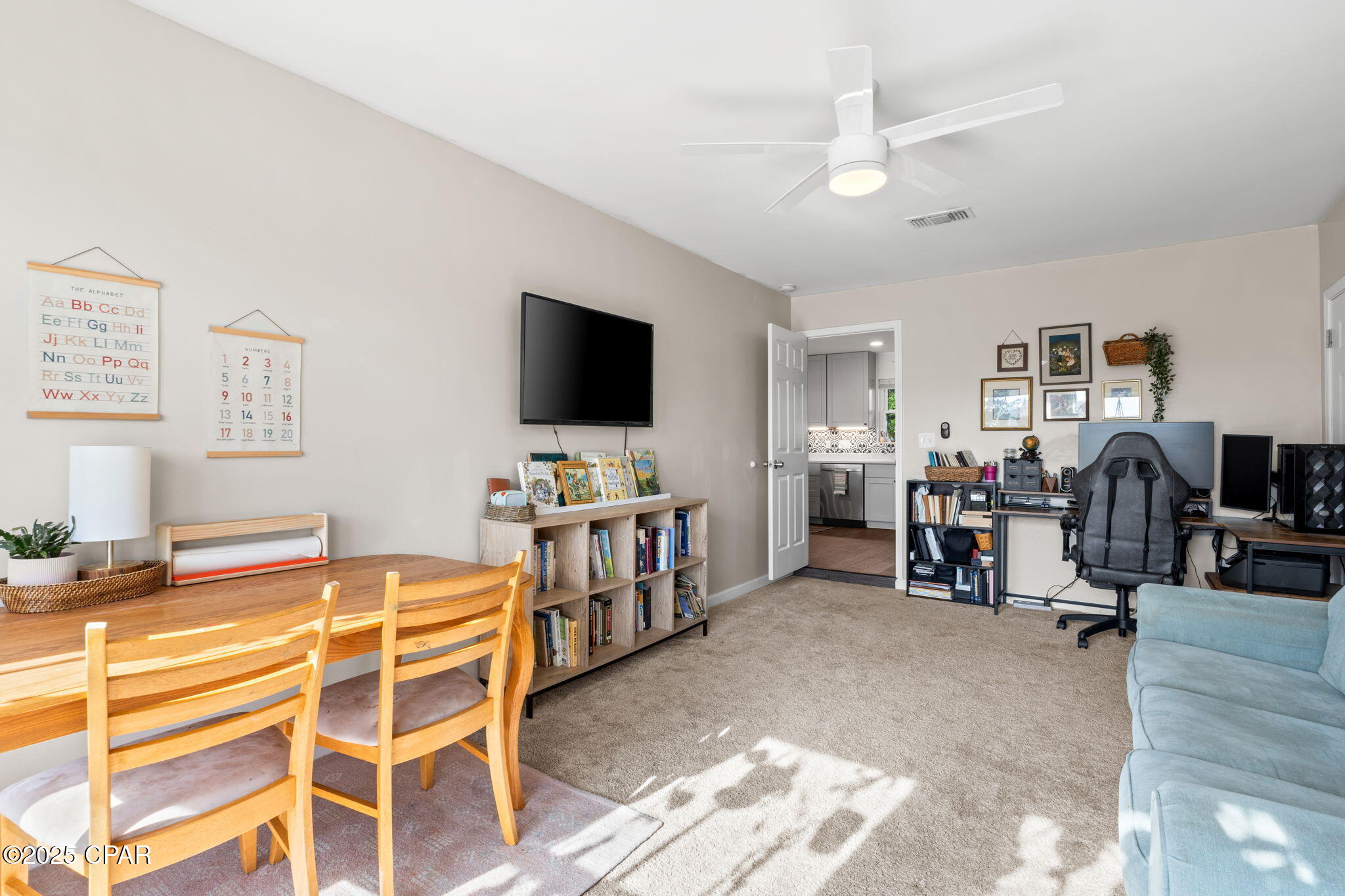 212 S Kimbrel Avenue