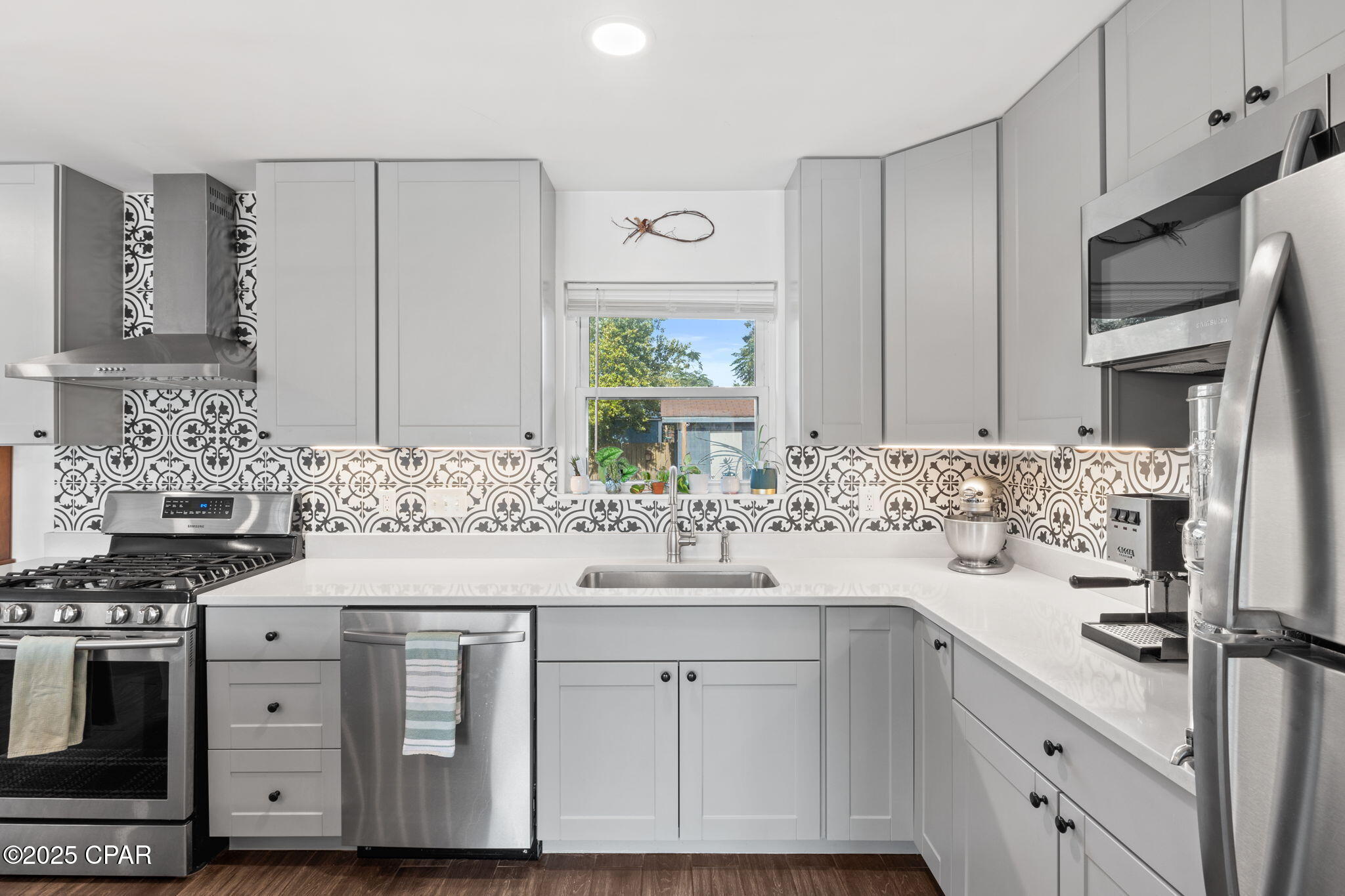 212 S Kimbrel Avenue