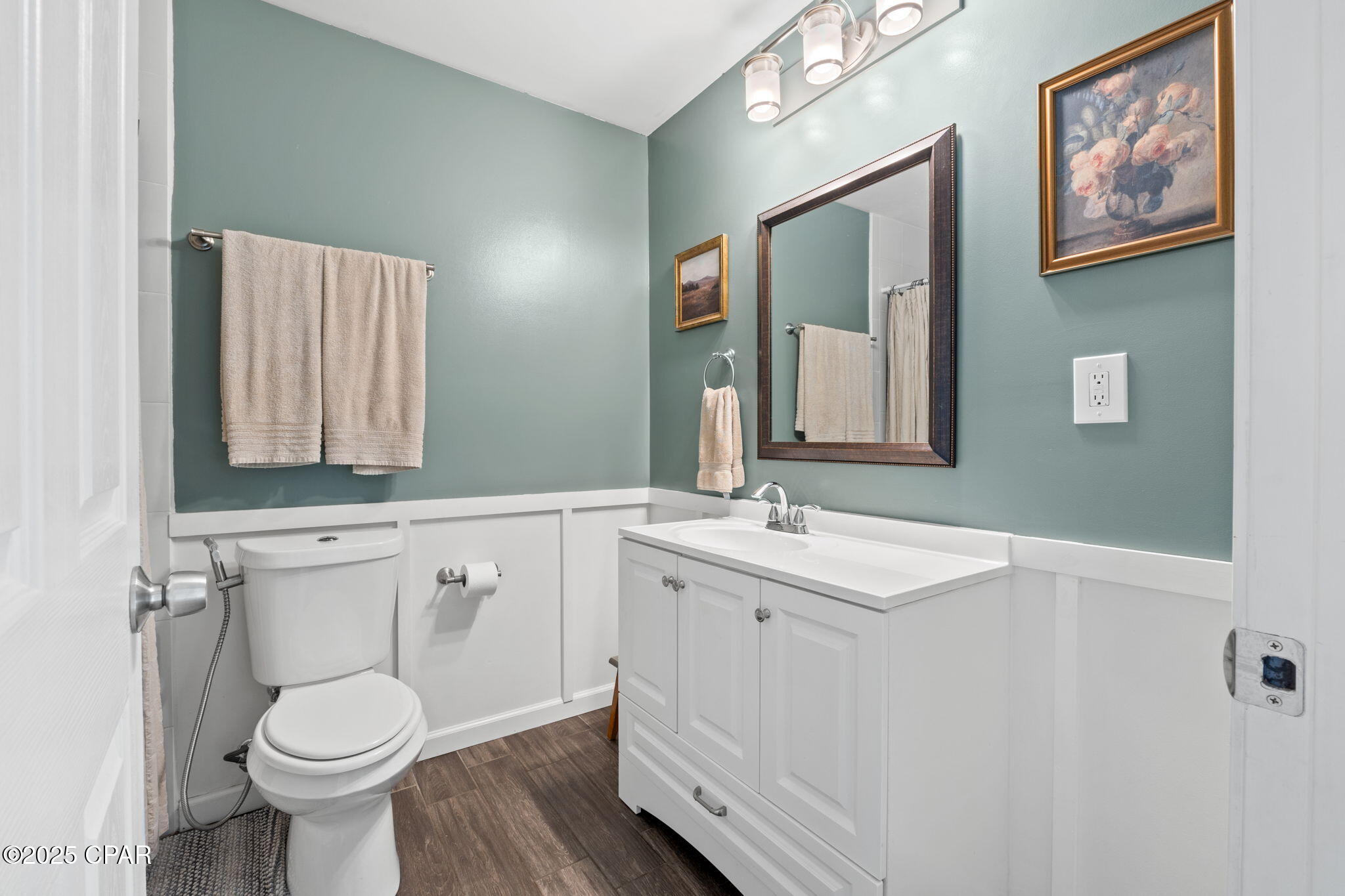 212 S Kimbrel Avenue