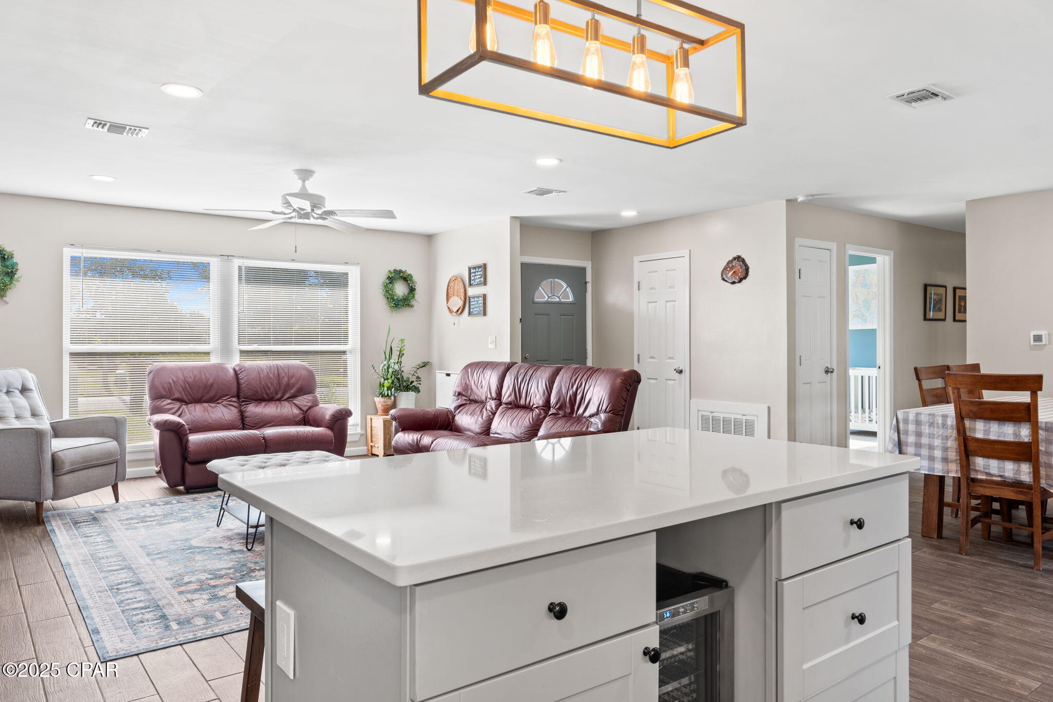 212 S Kimbrel Avenue