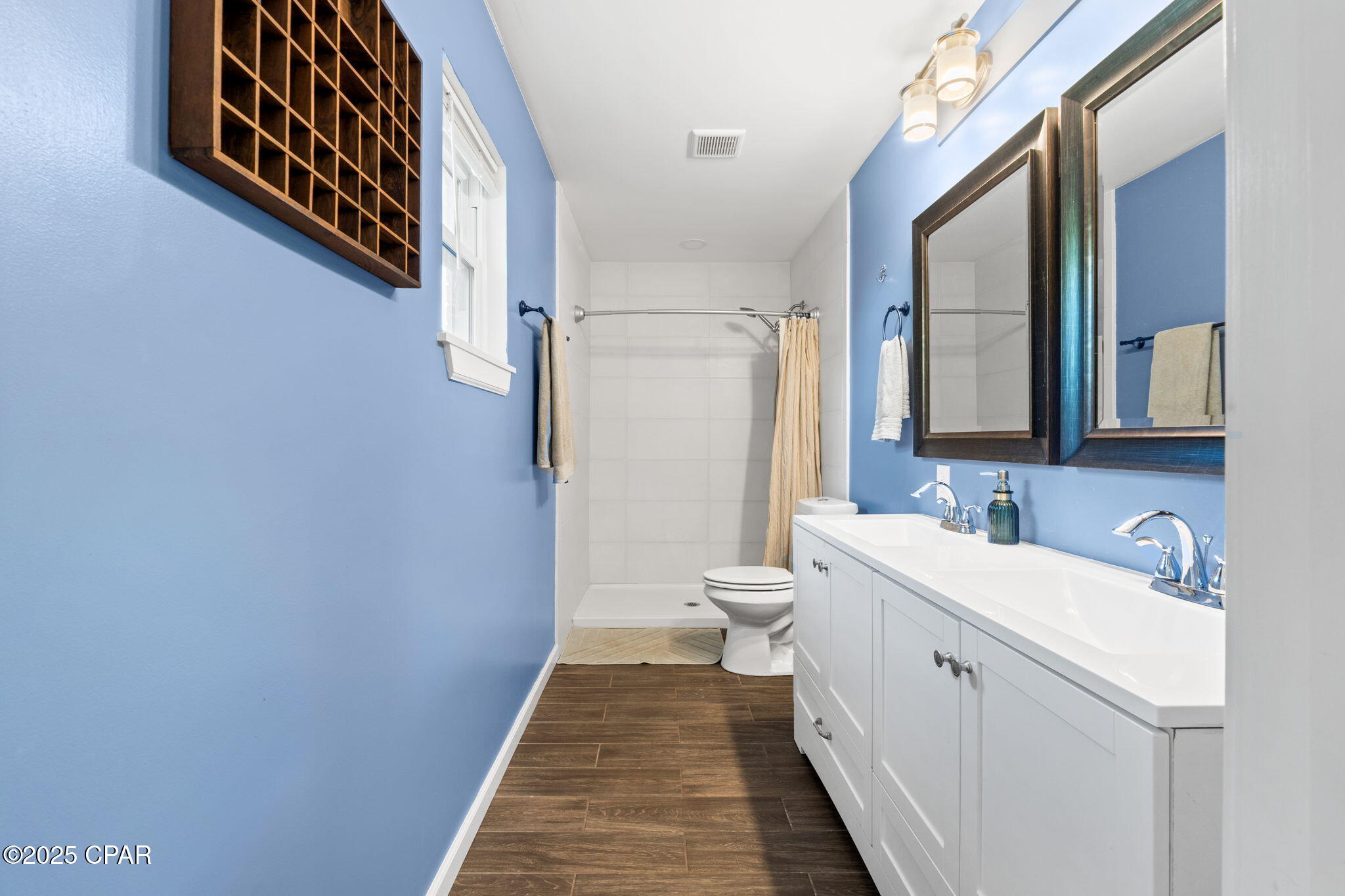 212 S Kimbrel Avenue