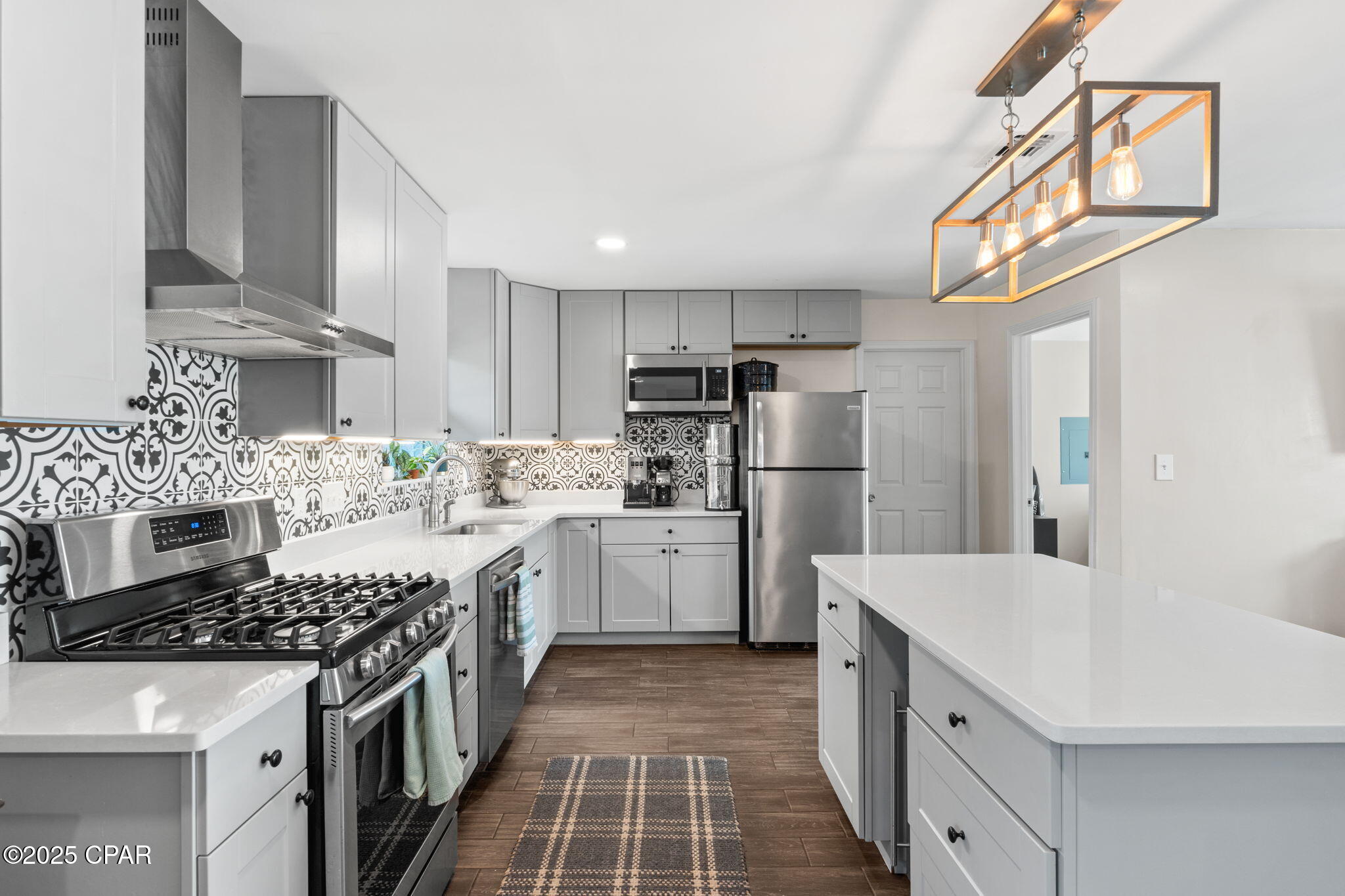 212 S Kimbrel Avenue