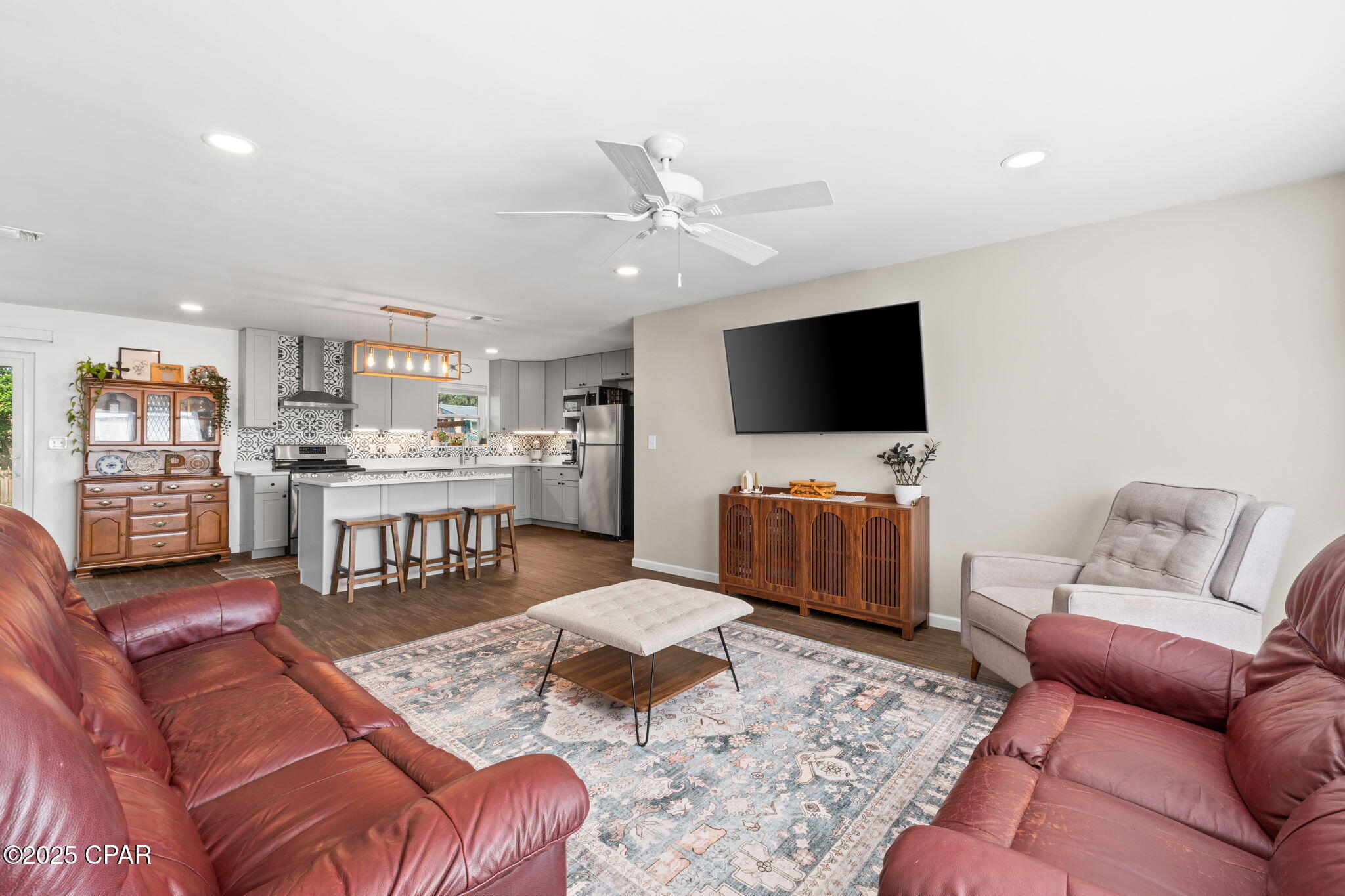 212 S Kimbrel Avenue