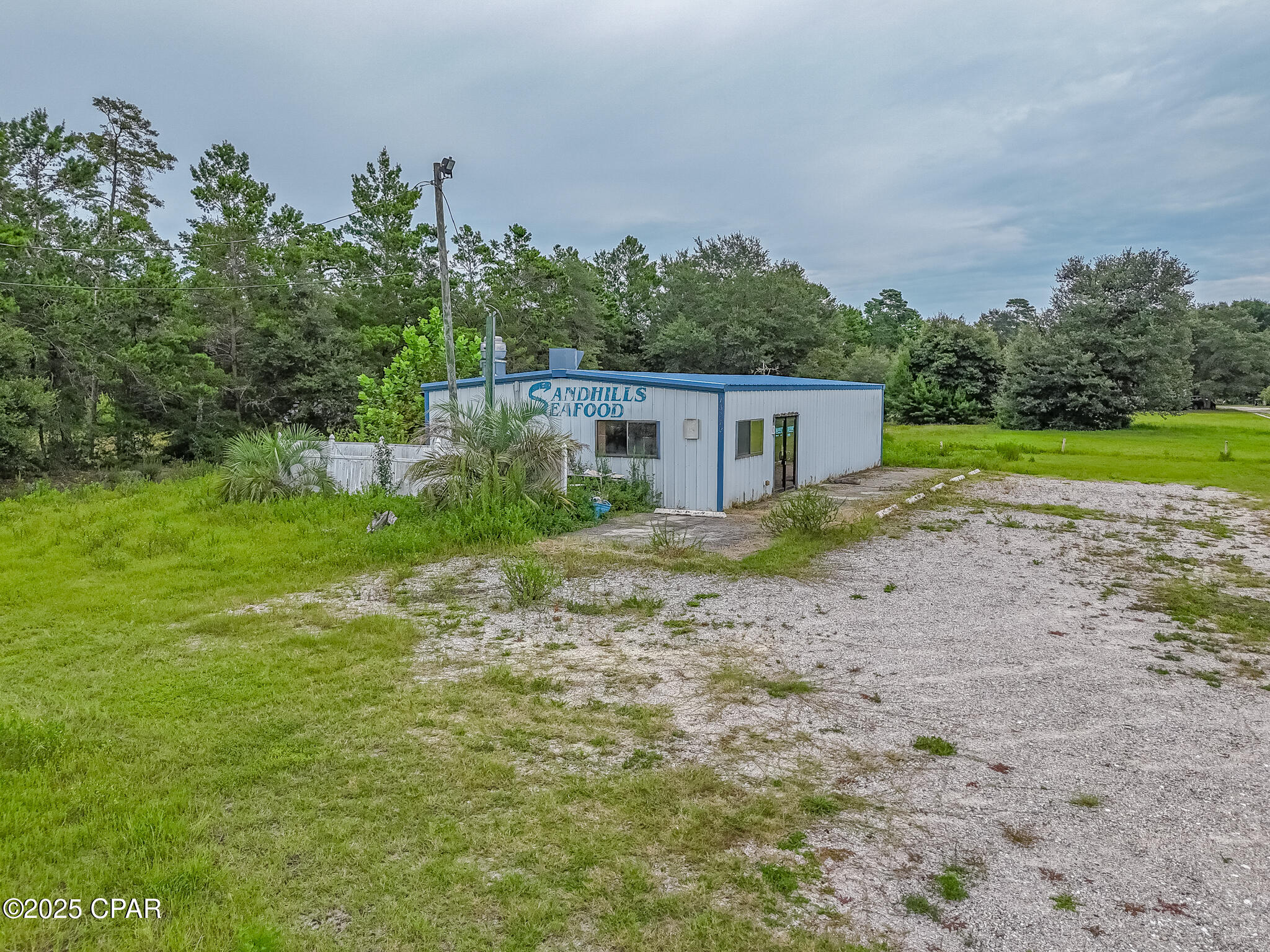 13712 Highway 77