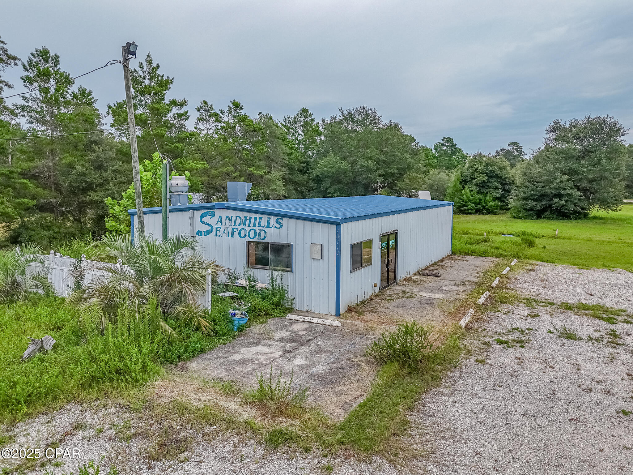 13712 Highway 77