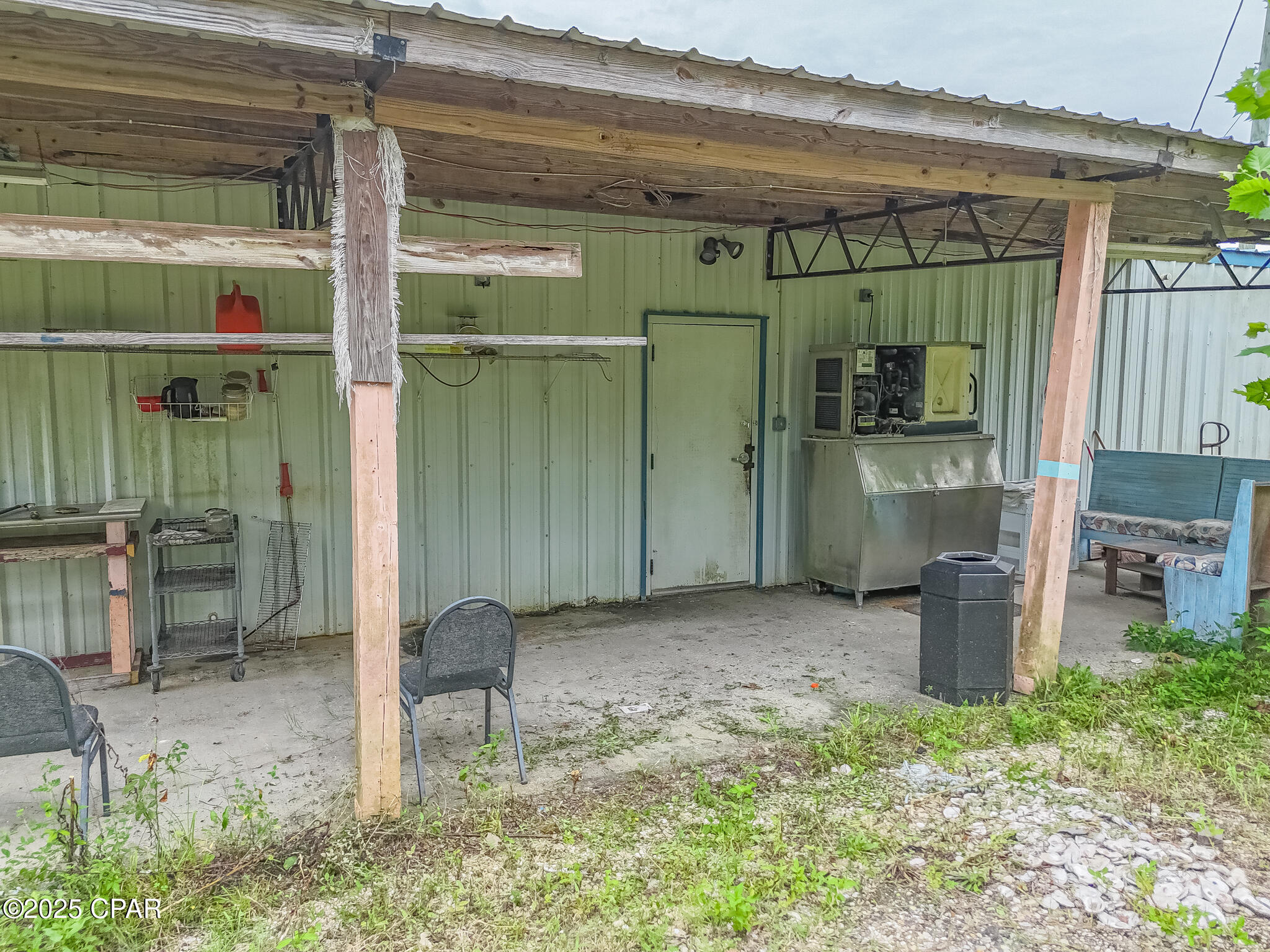 13712 Highway 77