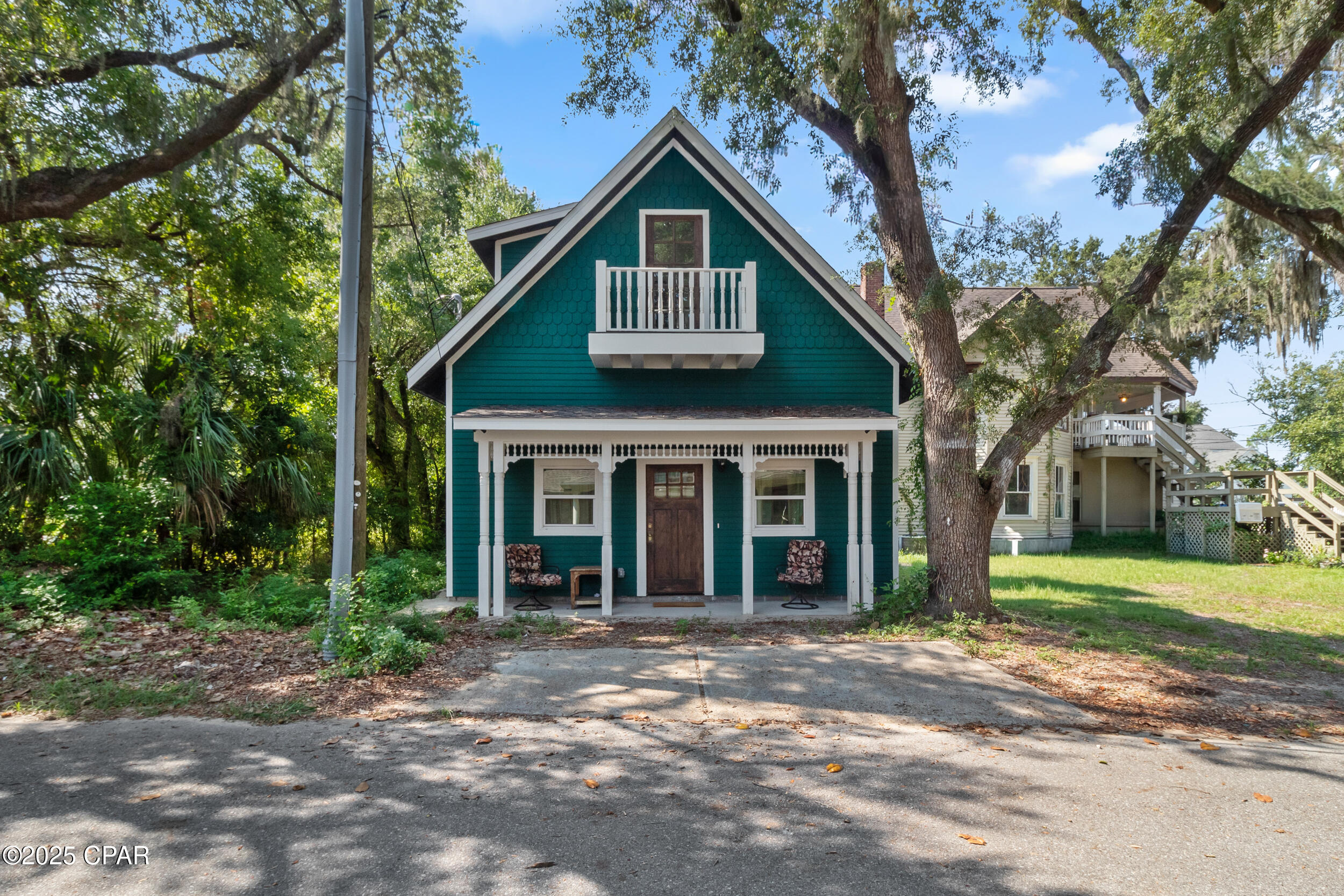 710 Moore Circle