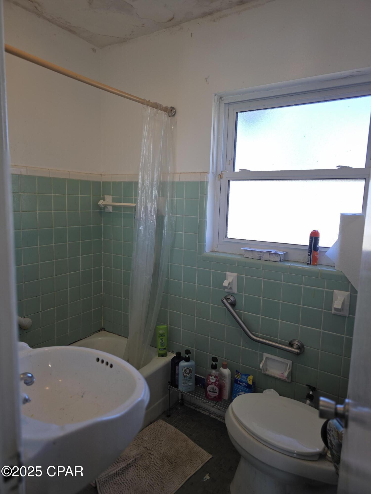 1111 W 11th
