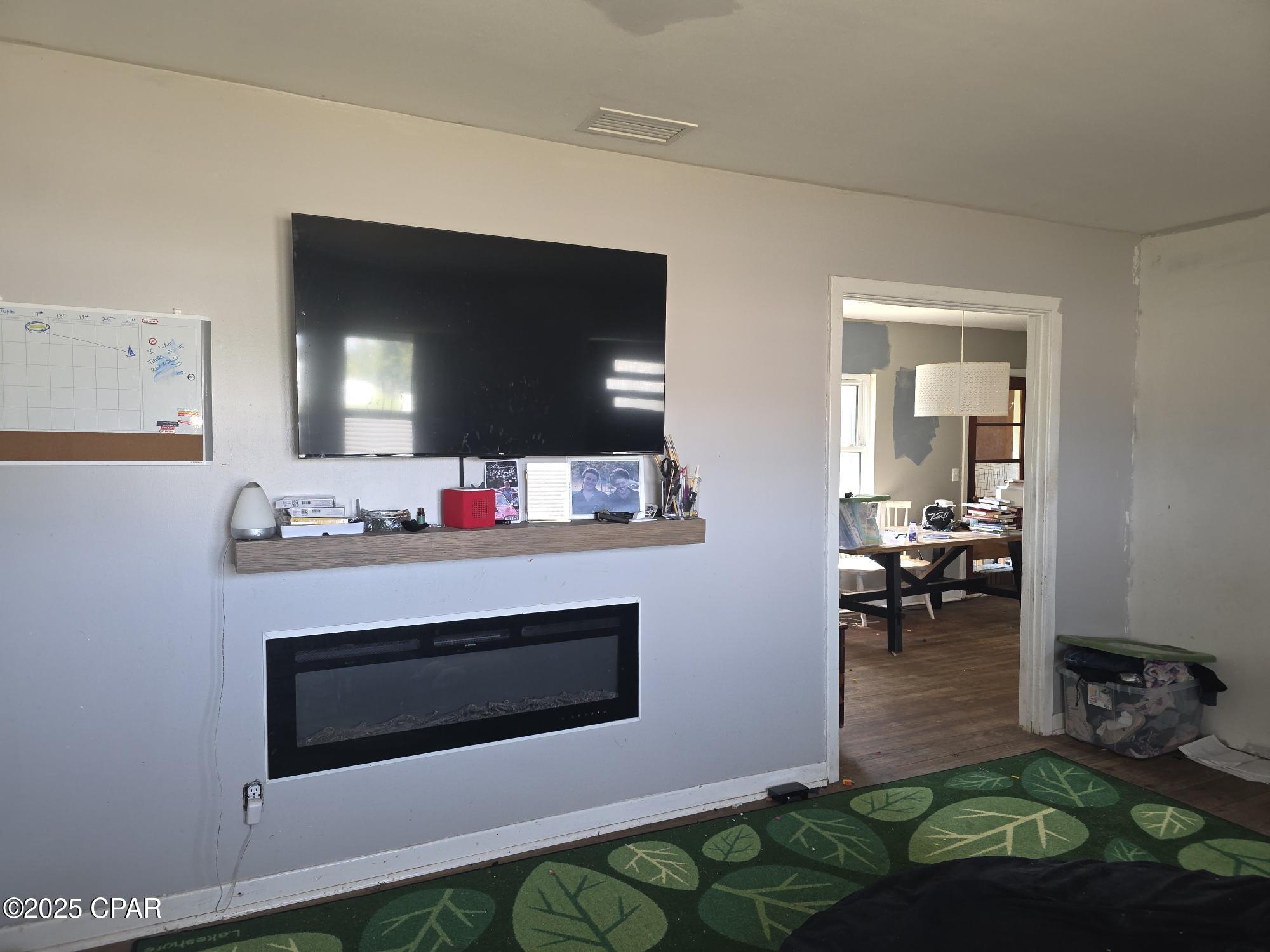 1111 W 11th