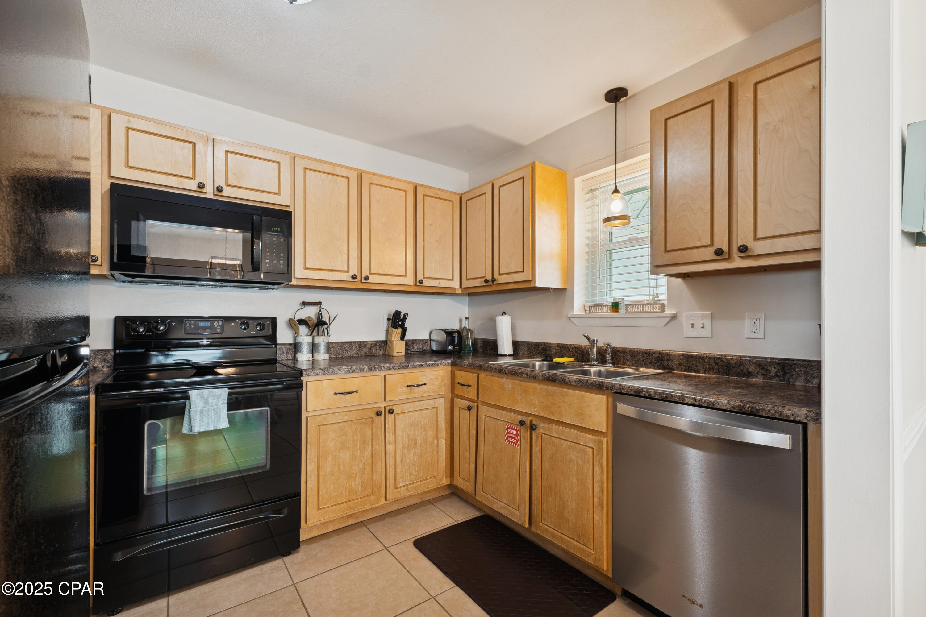 17642 Front Beach, C1