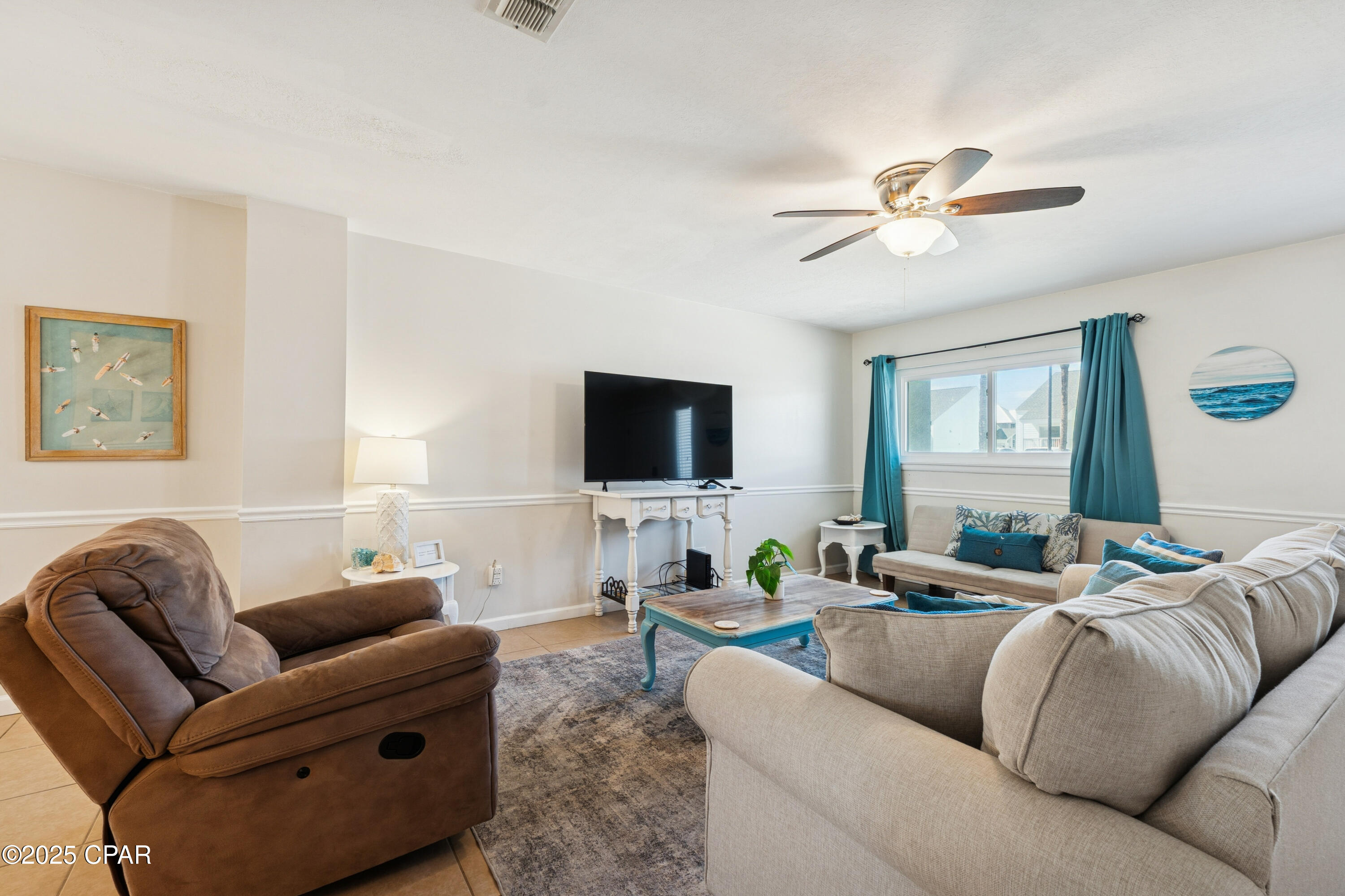 17642 Front Beach, C1