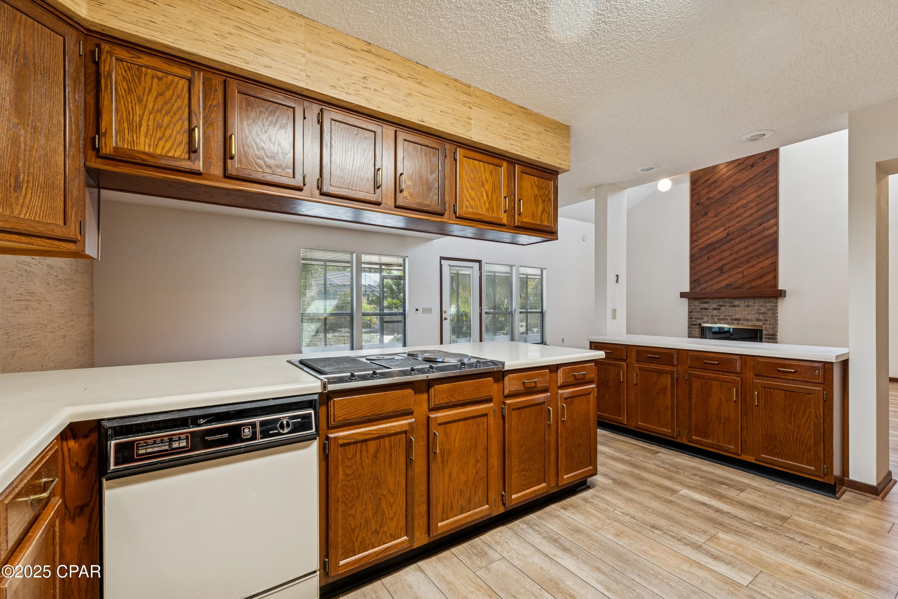 3313 S Harbour Circle