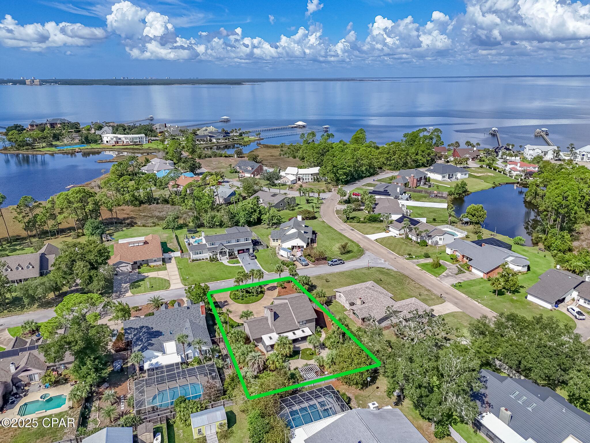 3313 S Harbour Circle