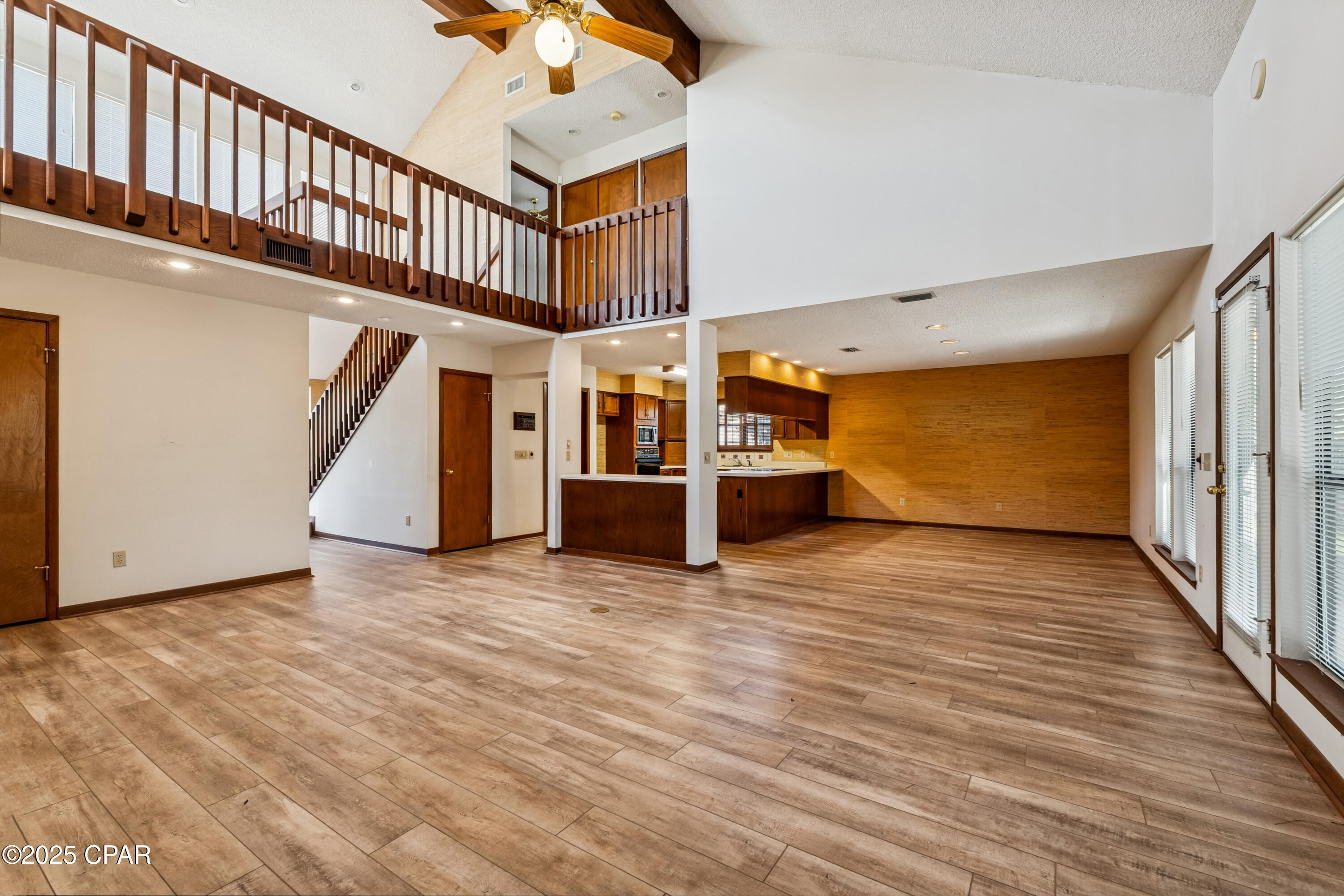 3313 S Harbour Circle