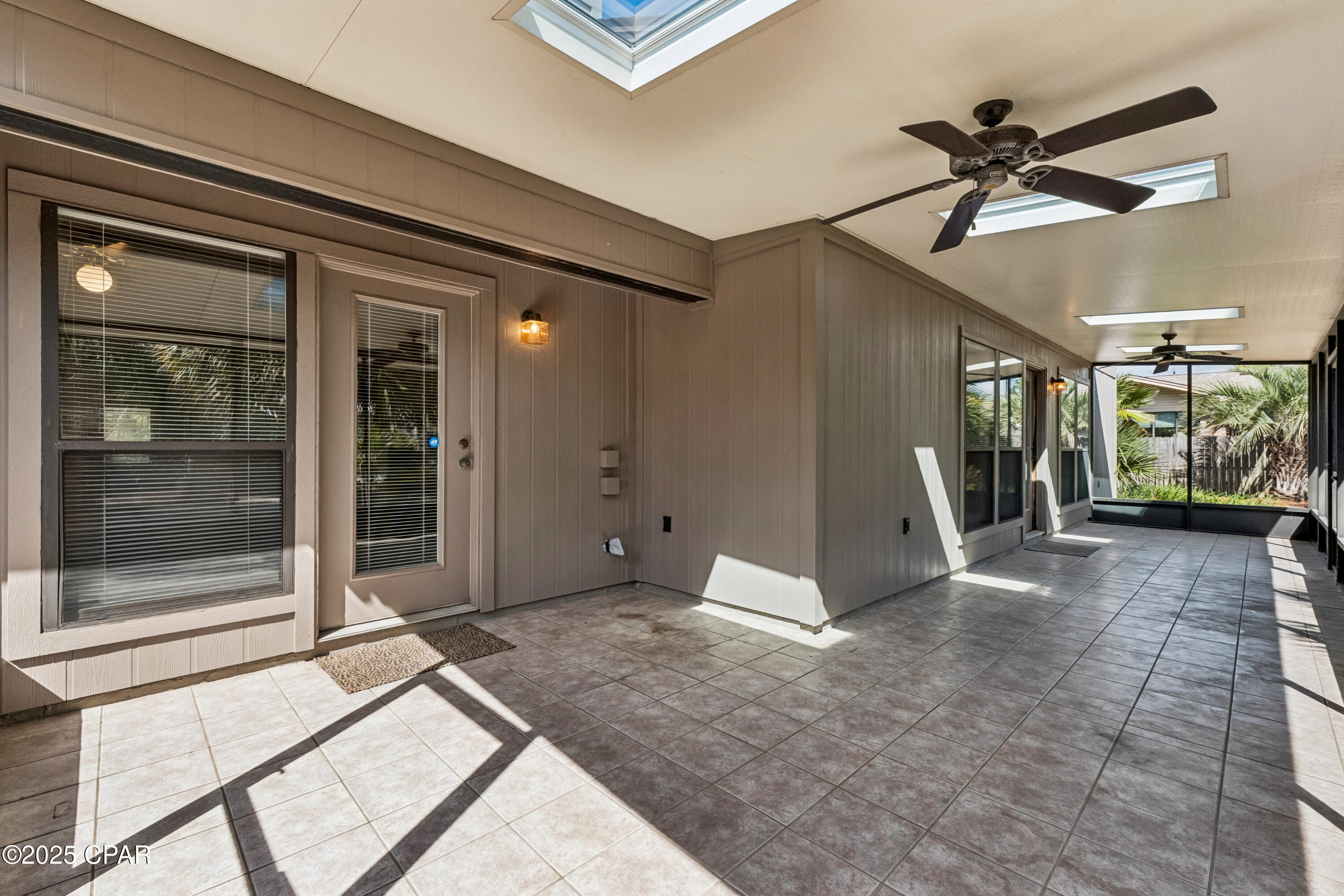 3313 S Harbour Circle