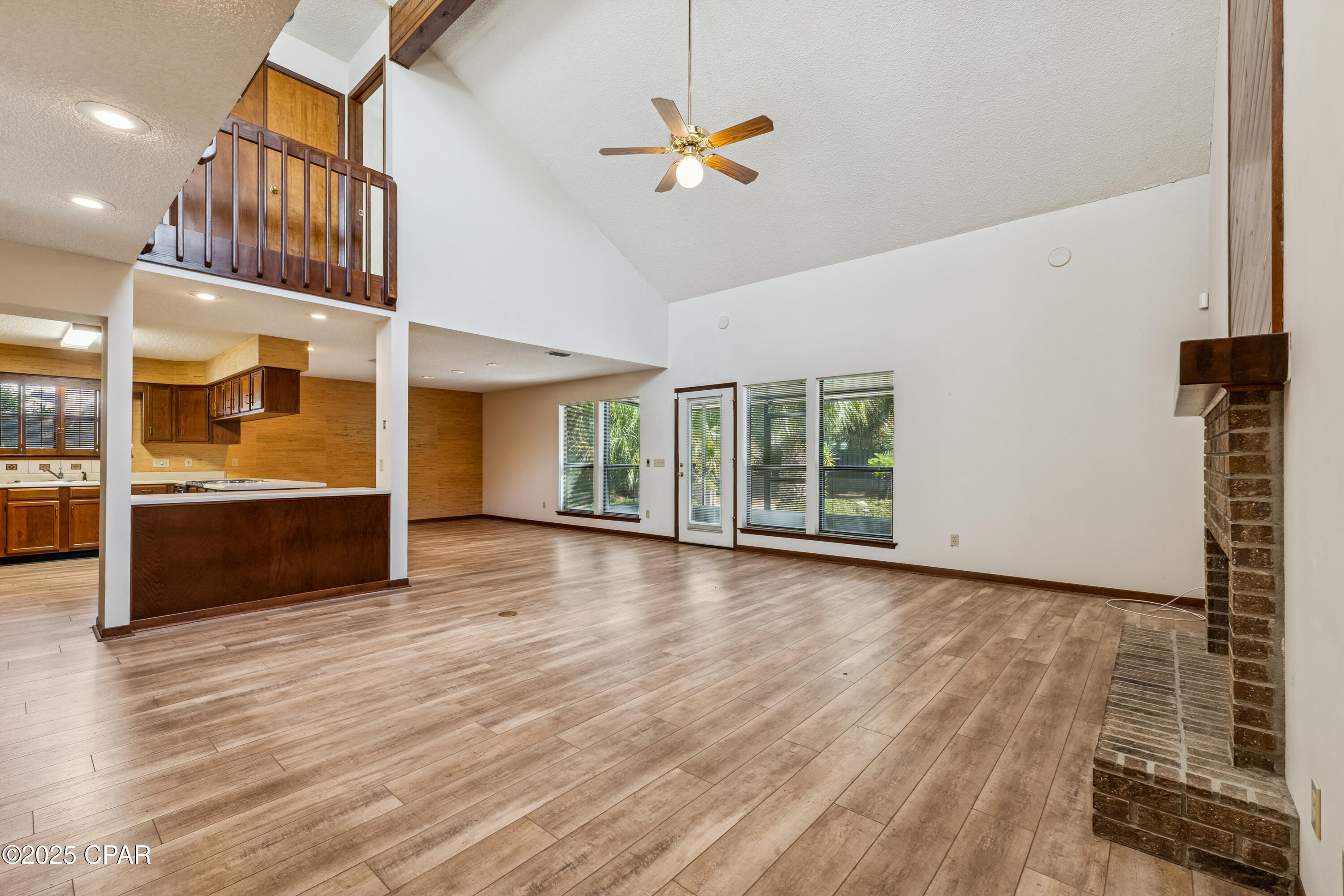 3313 S Harbour Circle