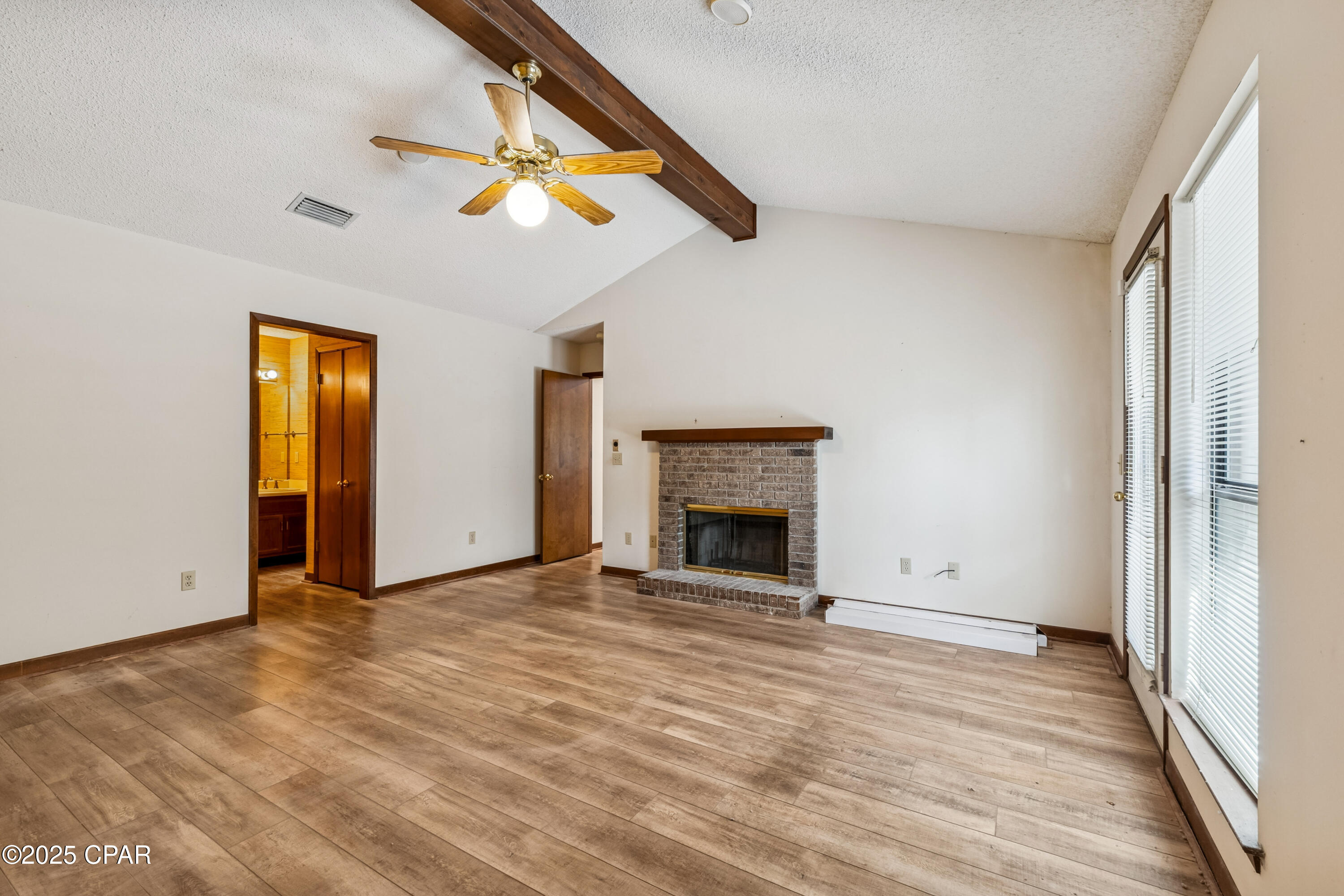 3313 S Harbour Circle