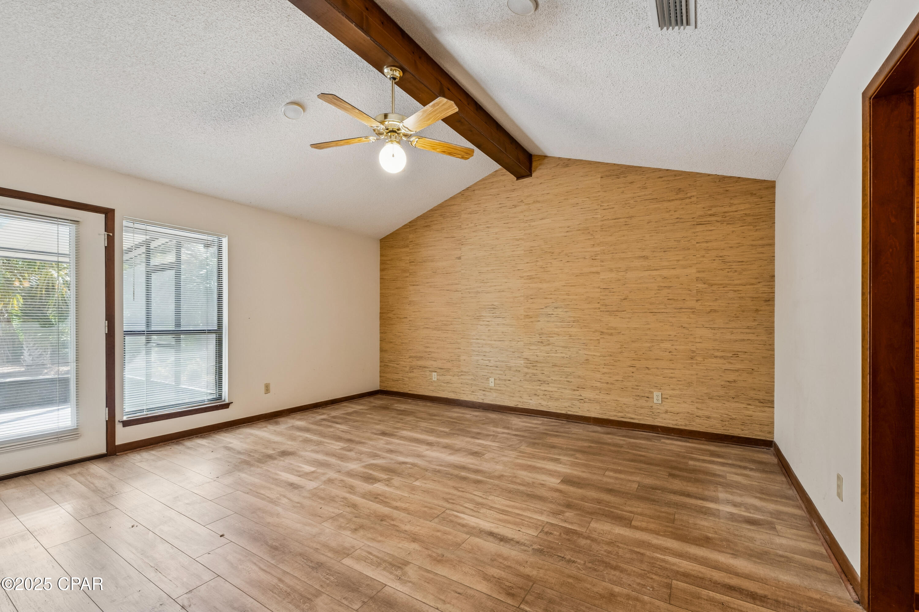 3313 S Harbour Circle