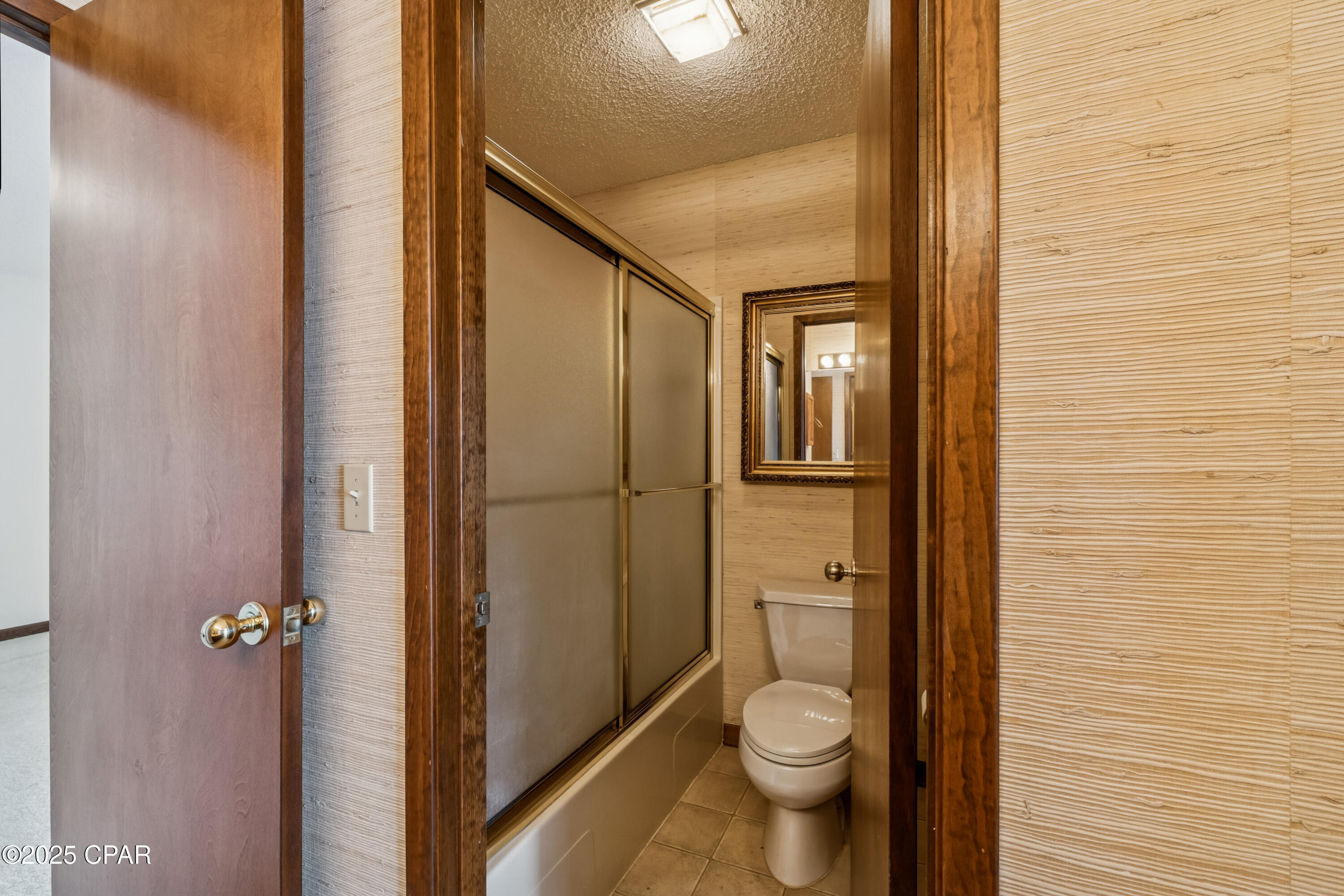 3313 S Harbour Circle