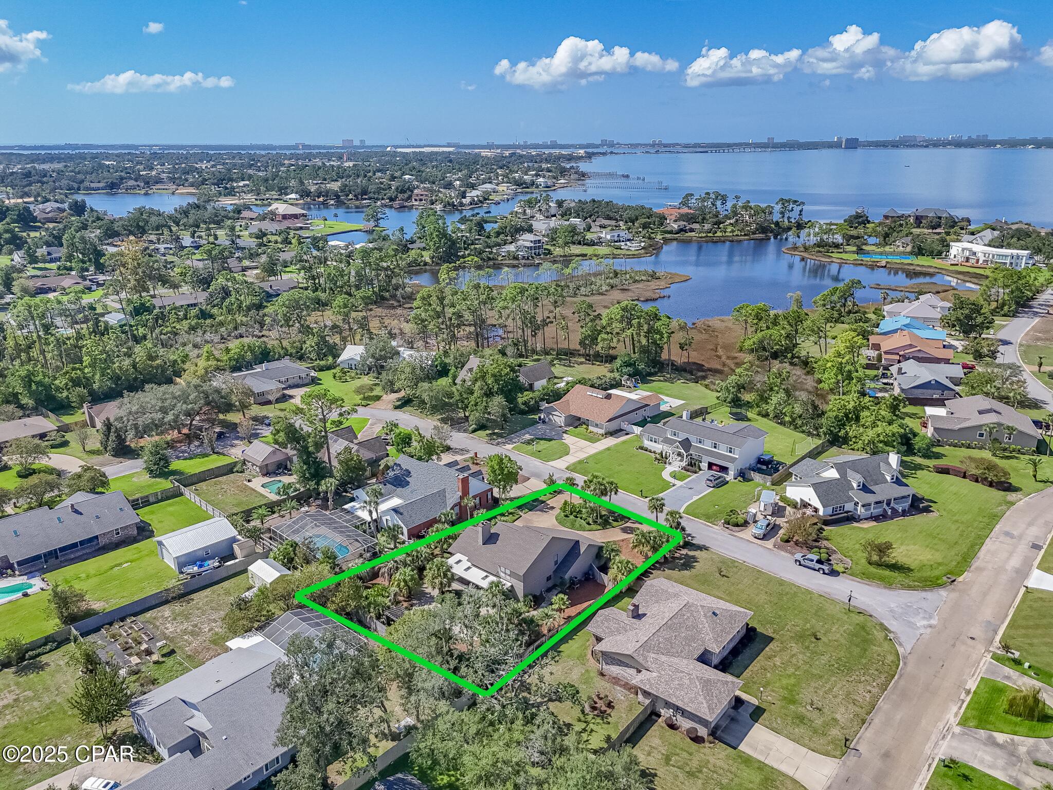 3313 S Harbour Circle