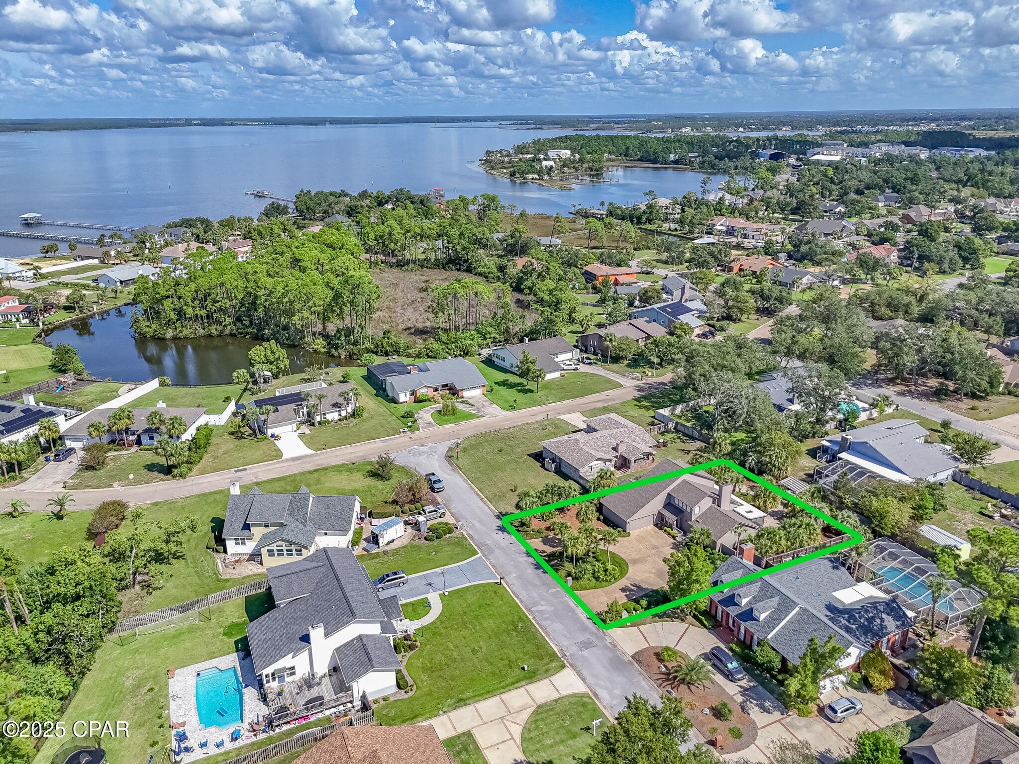 3313 S Harbour Circle