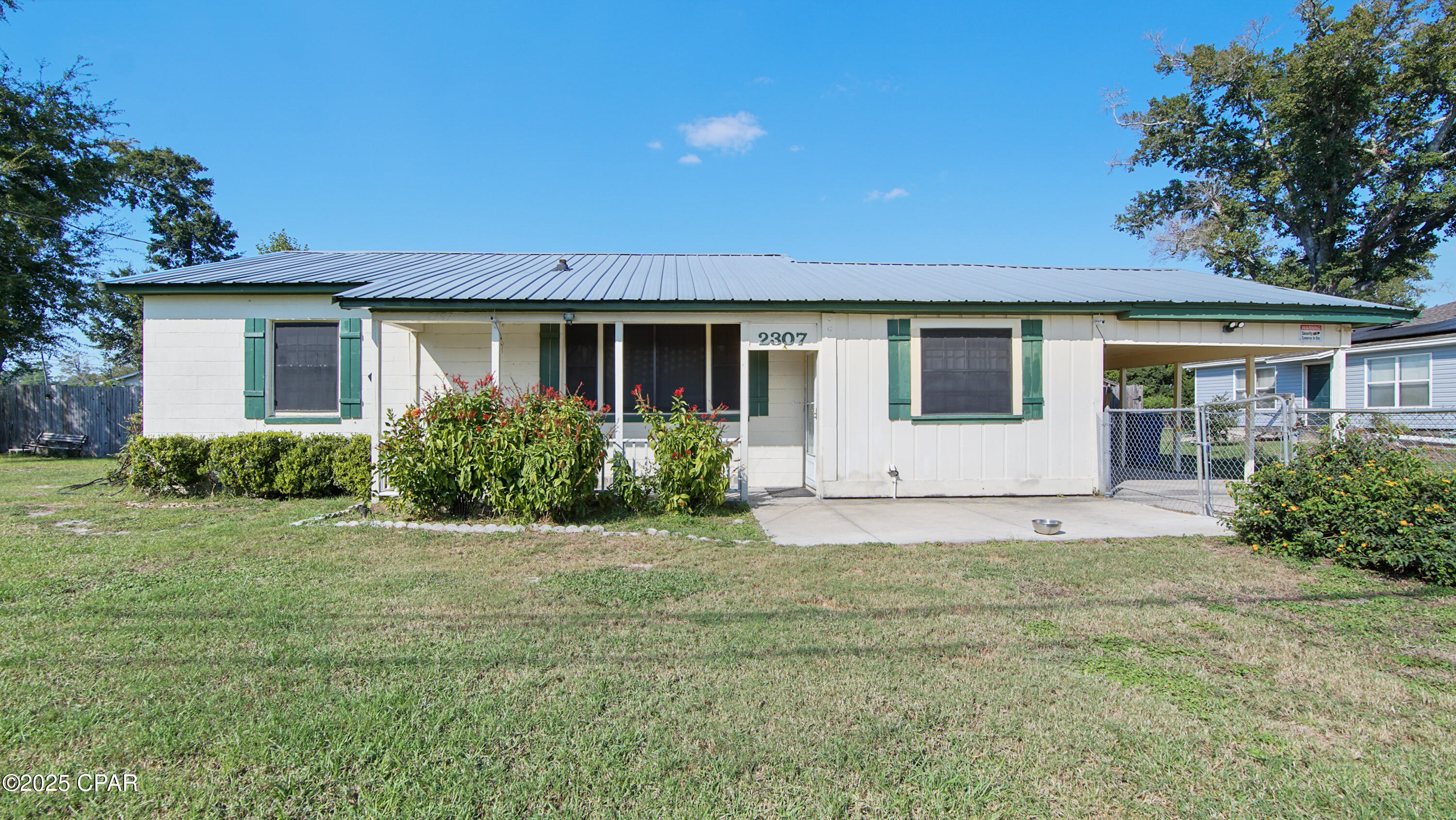 2307 E 6th Court