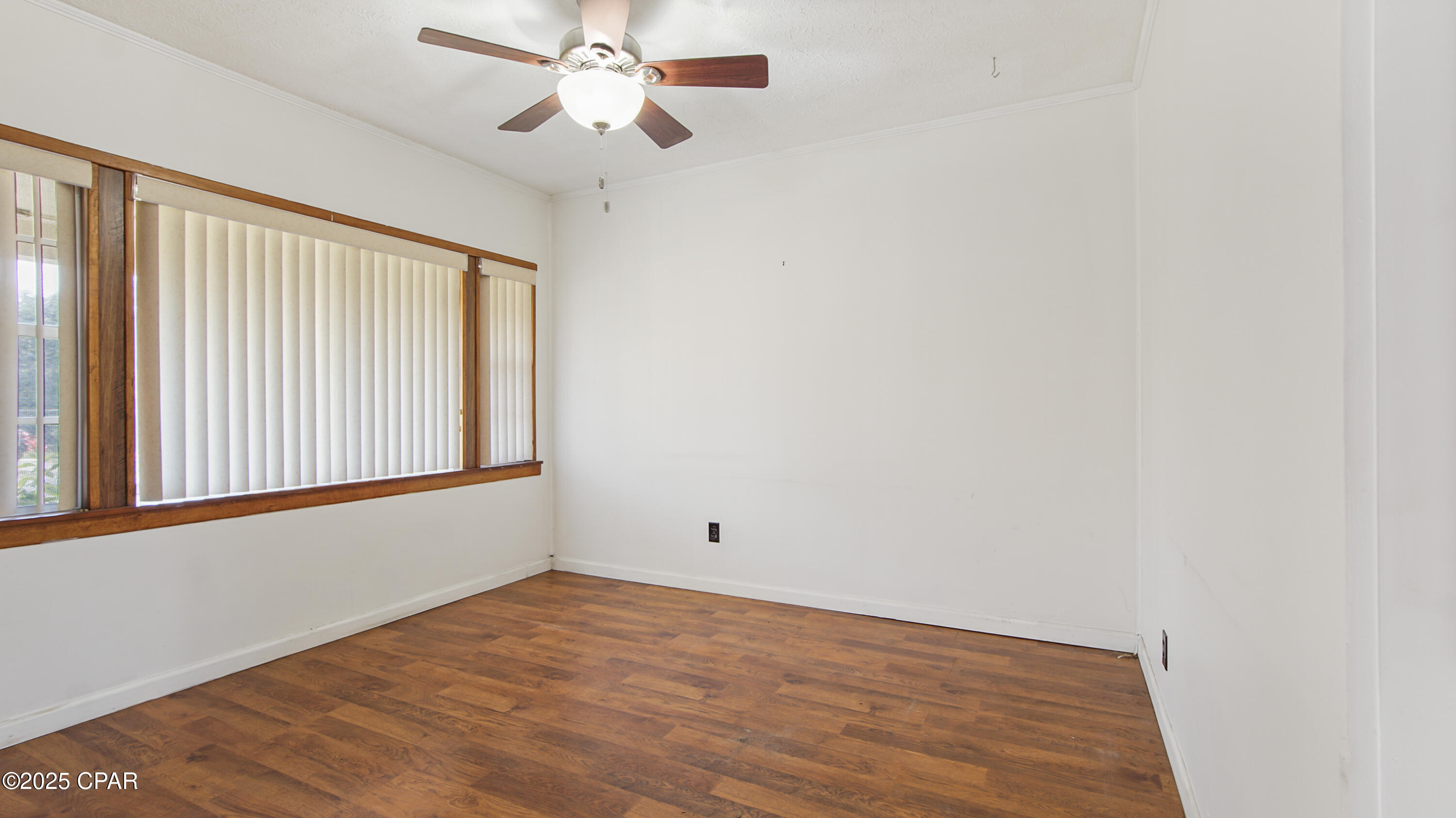 2307 E 6th Court