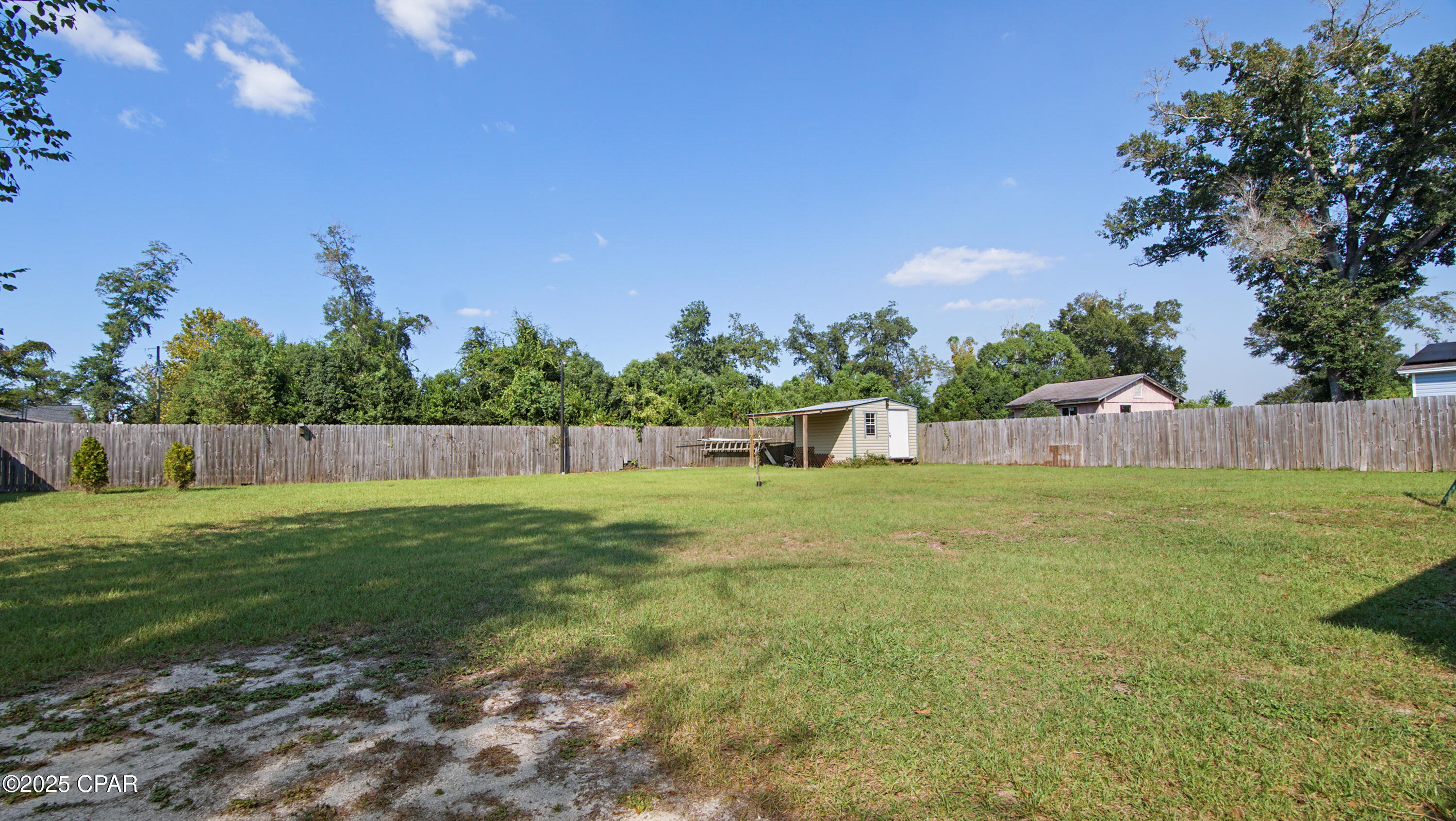 2307 E 6th Court