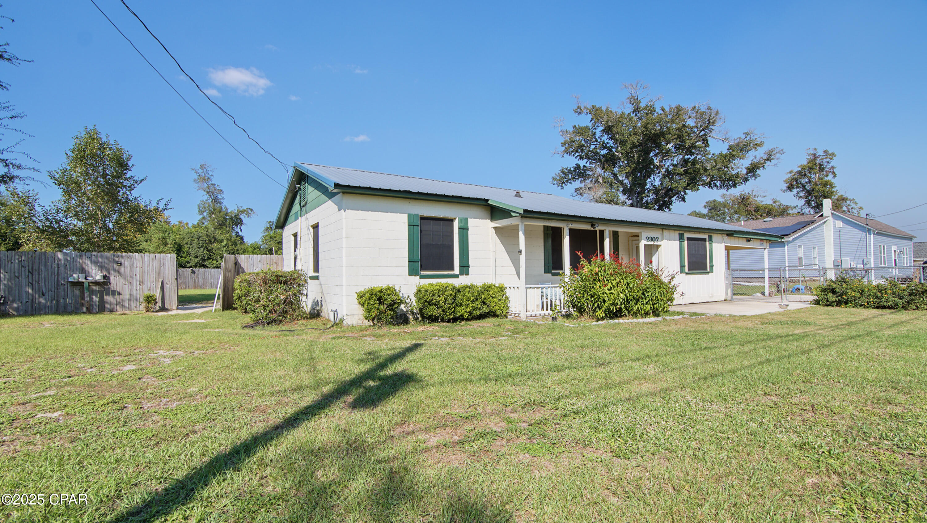 2307 E 6th Court