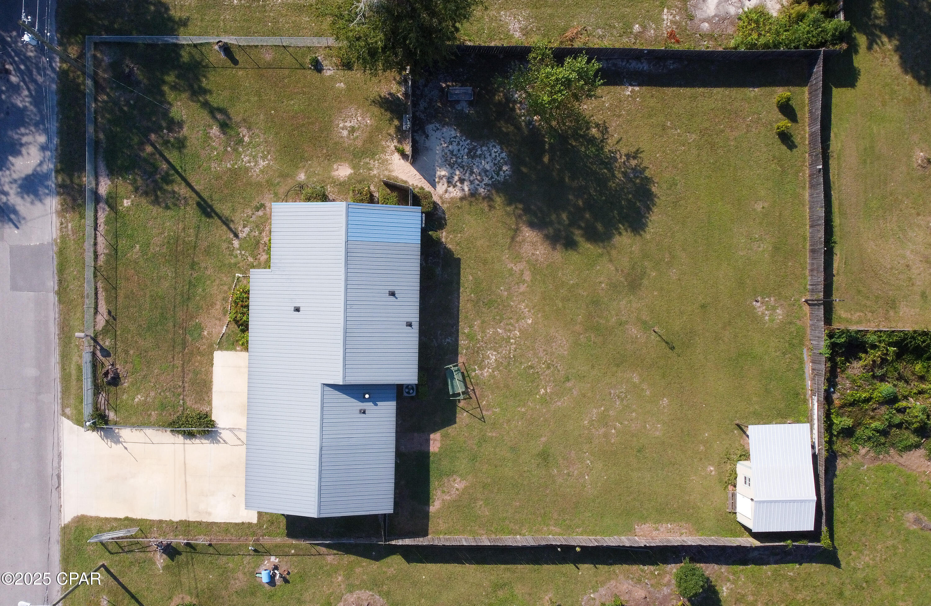 2307 E 6th Court