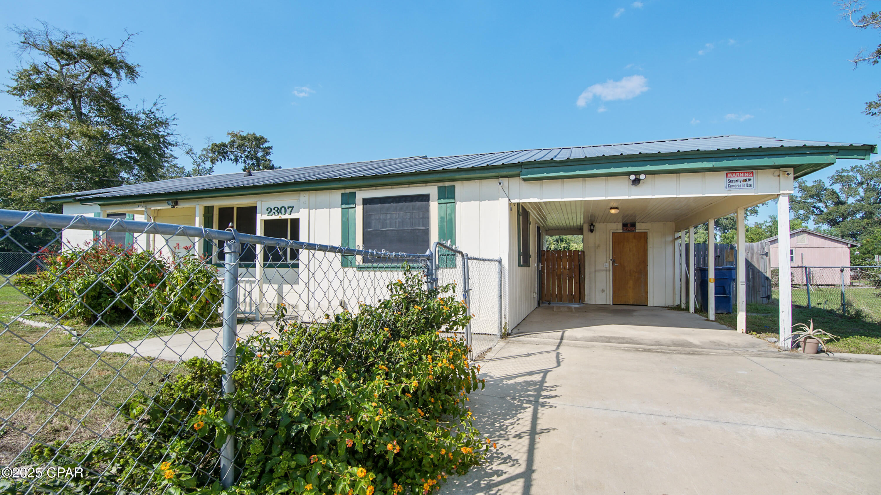 2307 E 6th Court