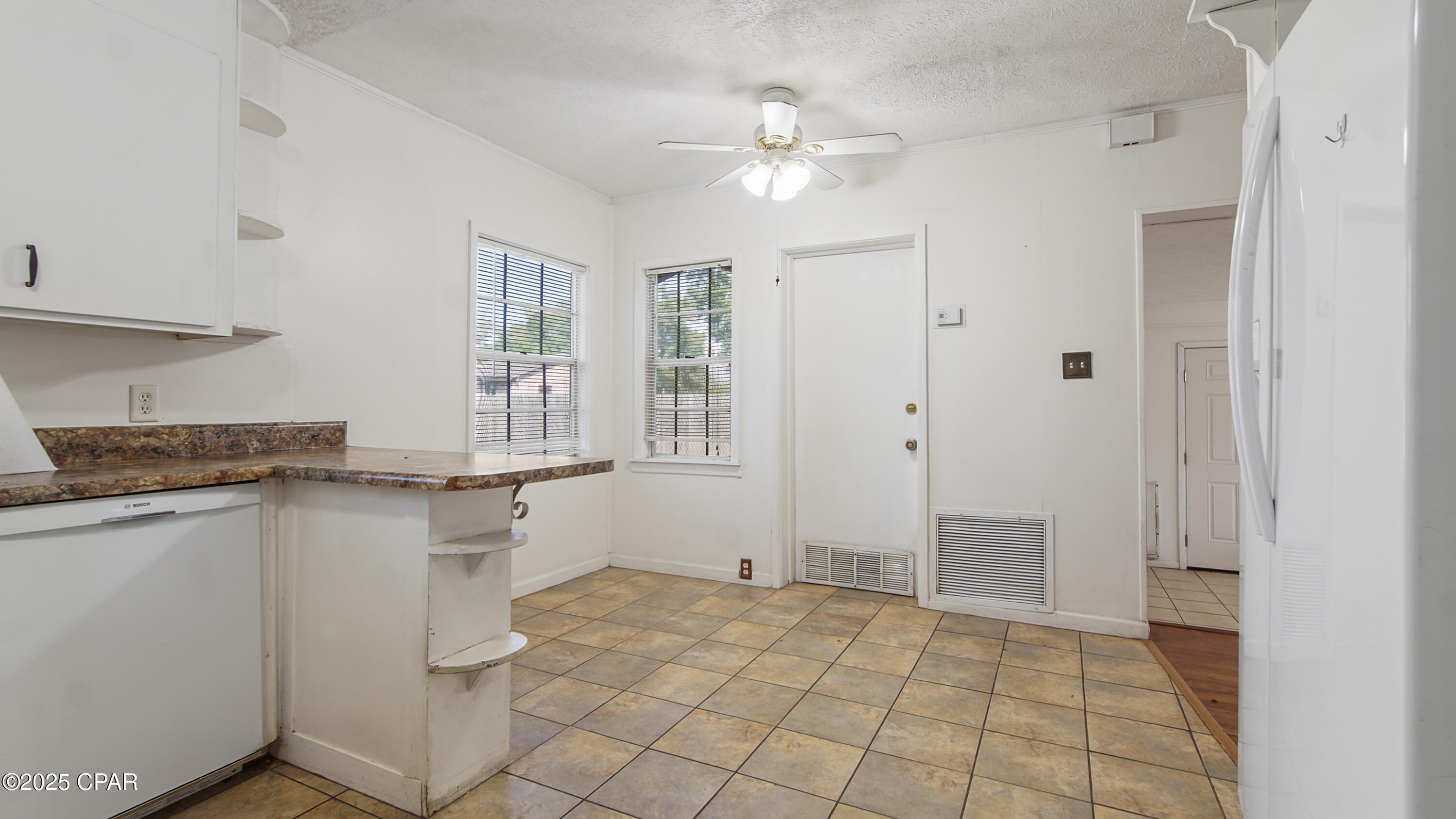 2307 E 6th Court