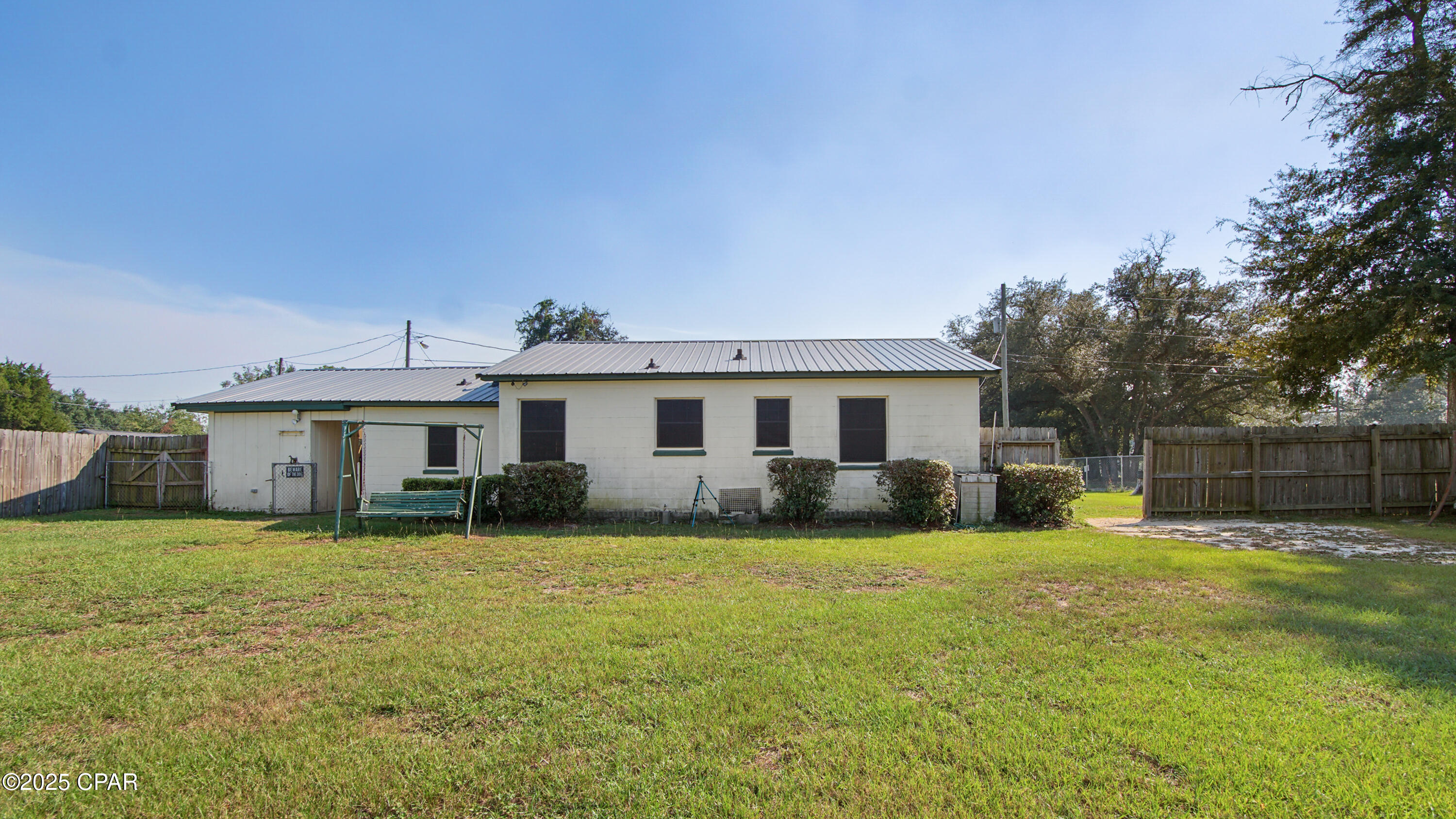 2307 E 6th Court