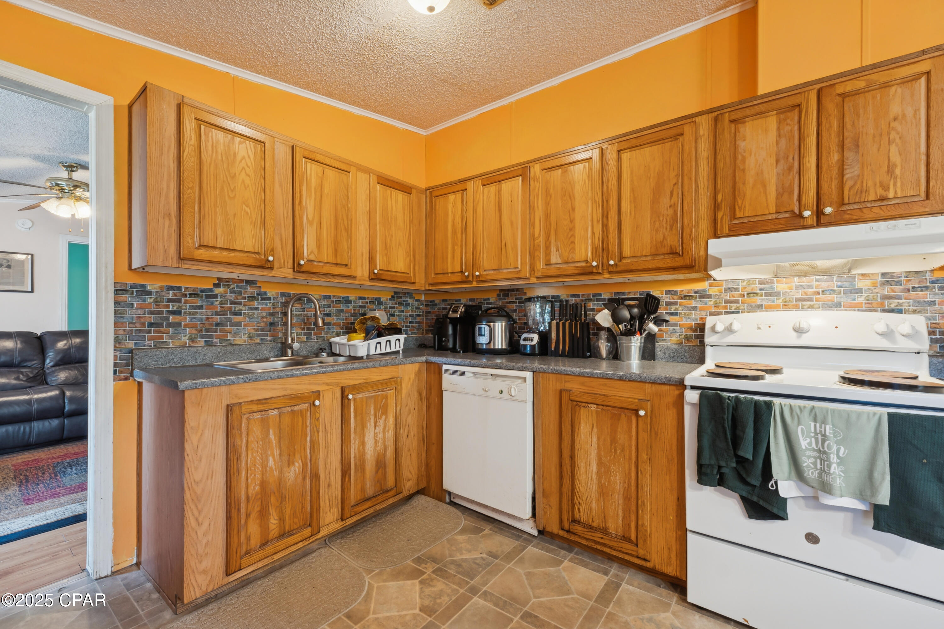 618 College Avenue, Panama City