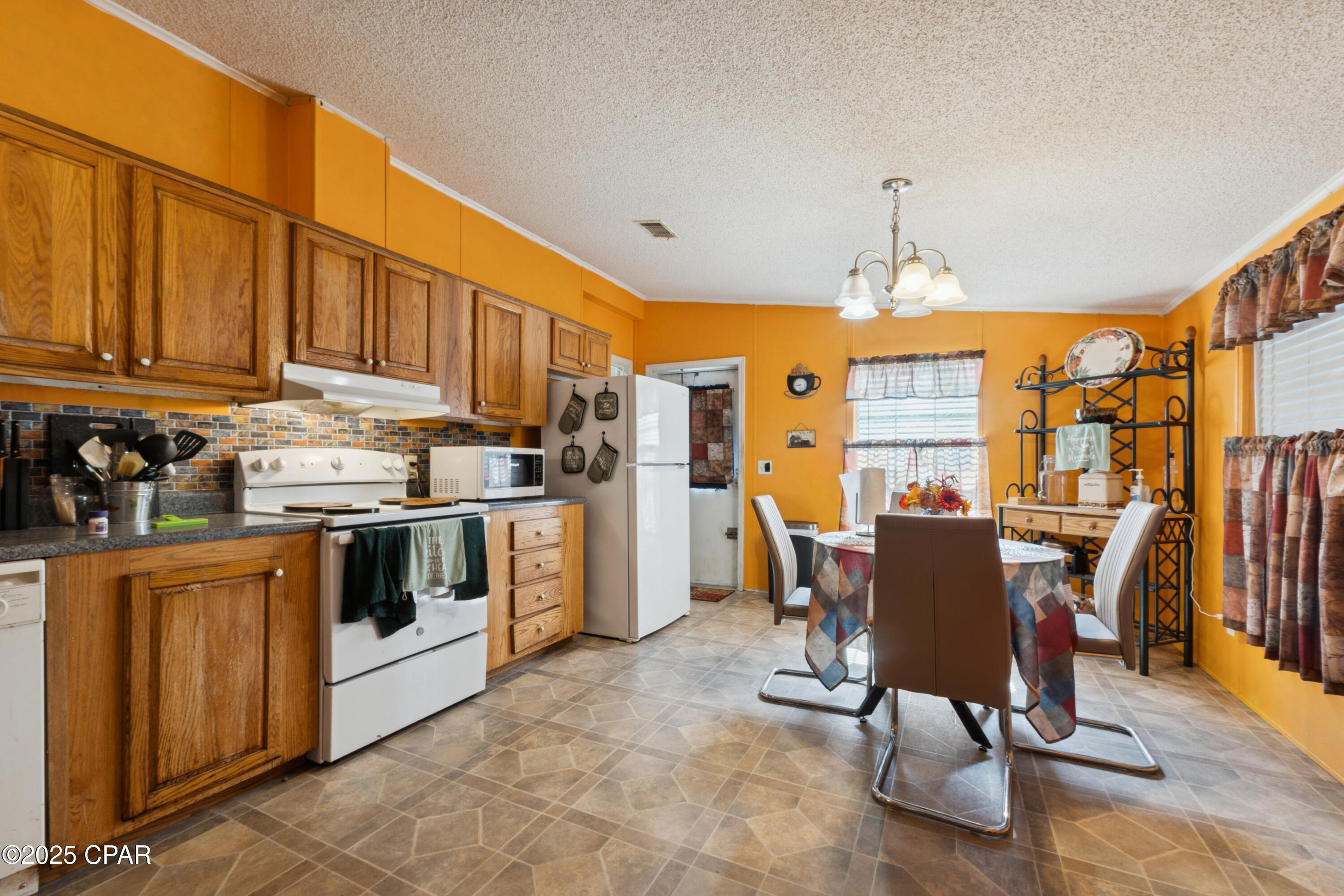 618 College Avenue, Panama City