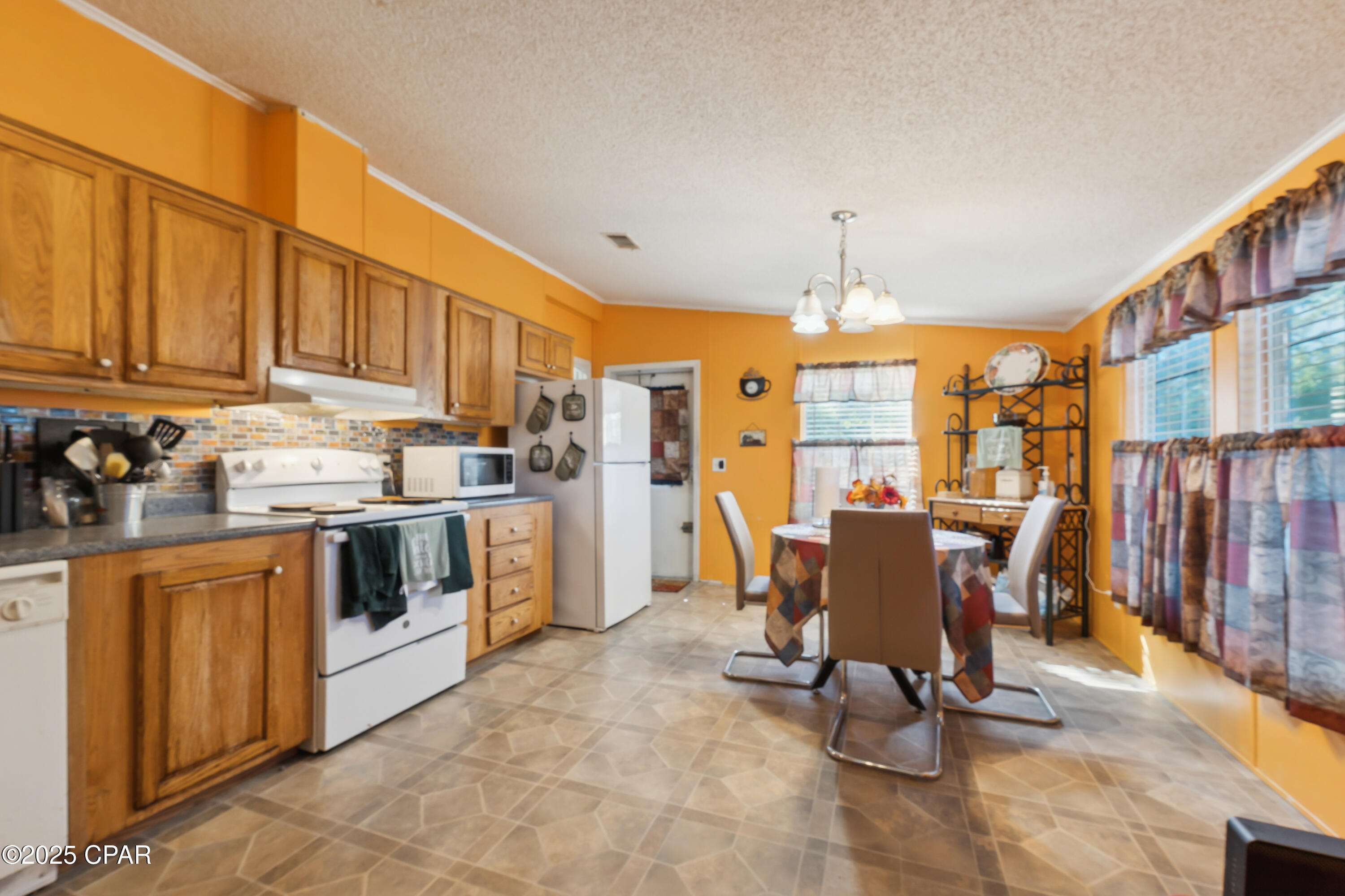 618 College Avenue, Panama City