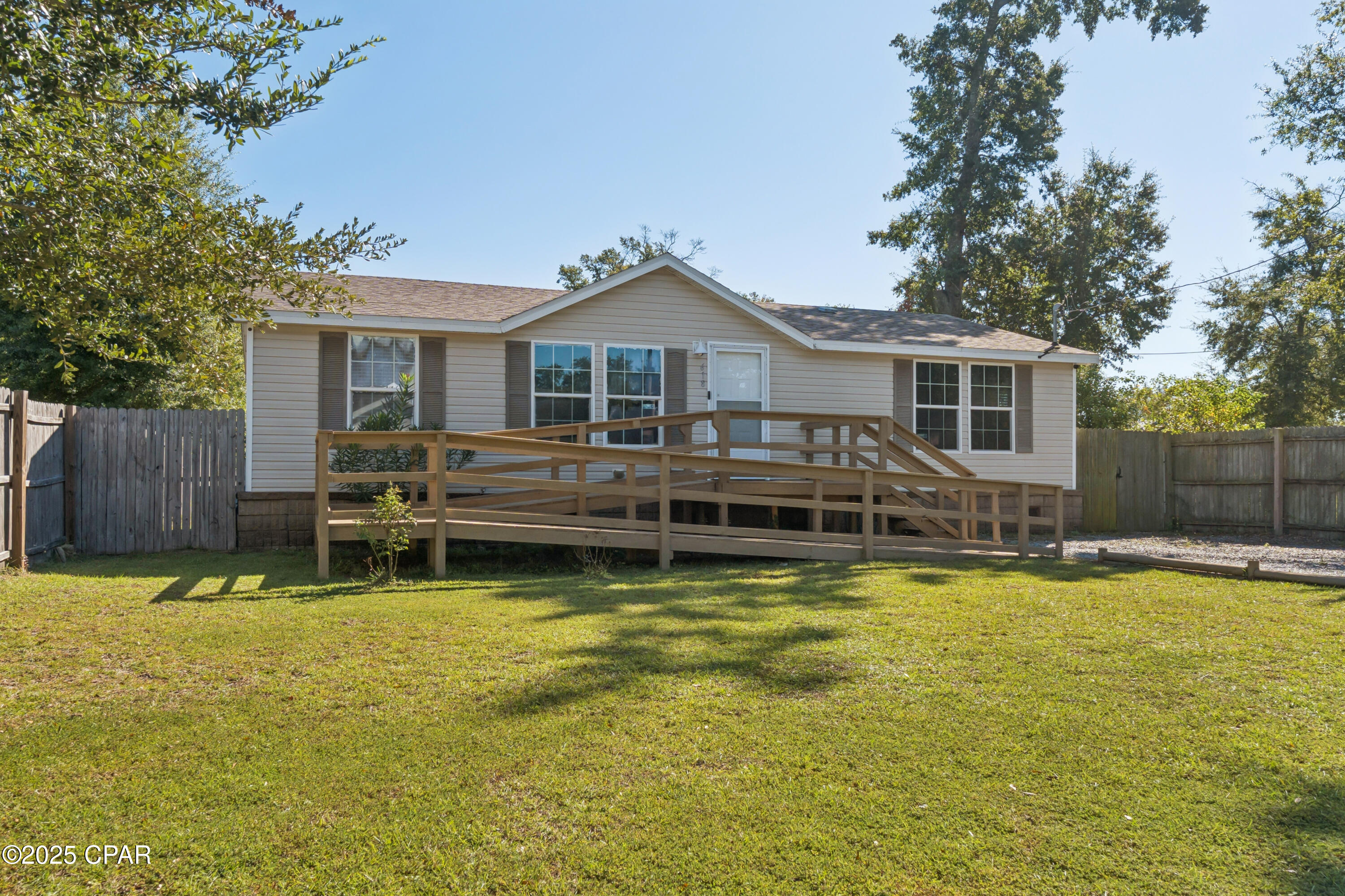 618 College Avenue, Panama City