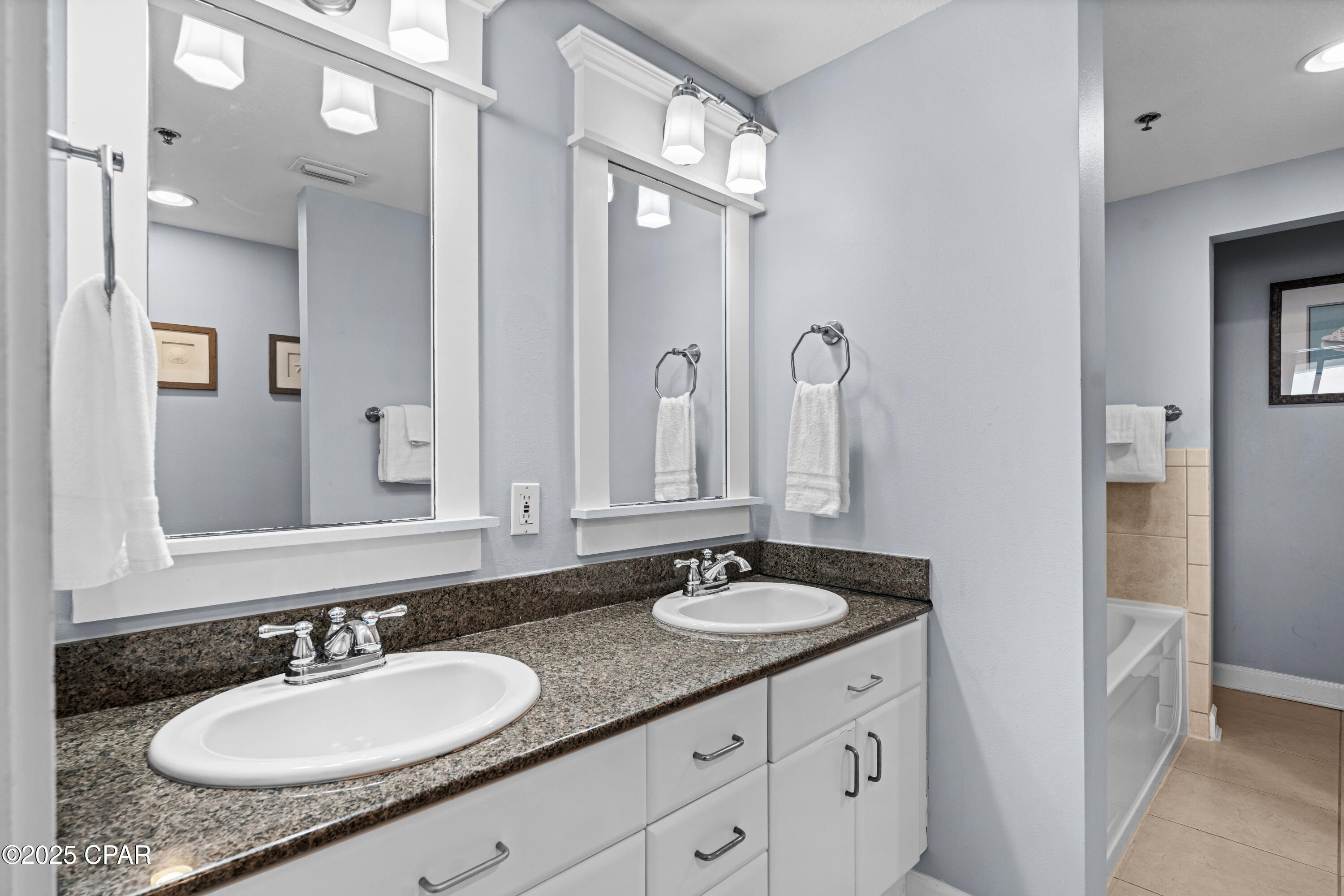 11807 Front Beach Road, 1809