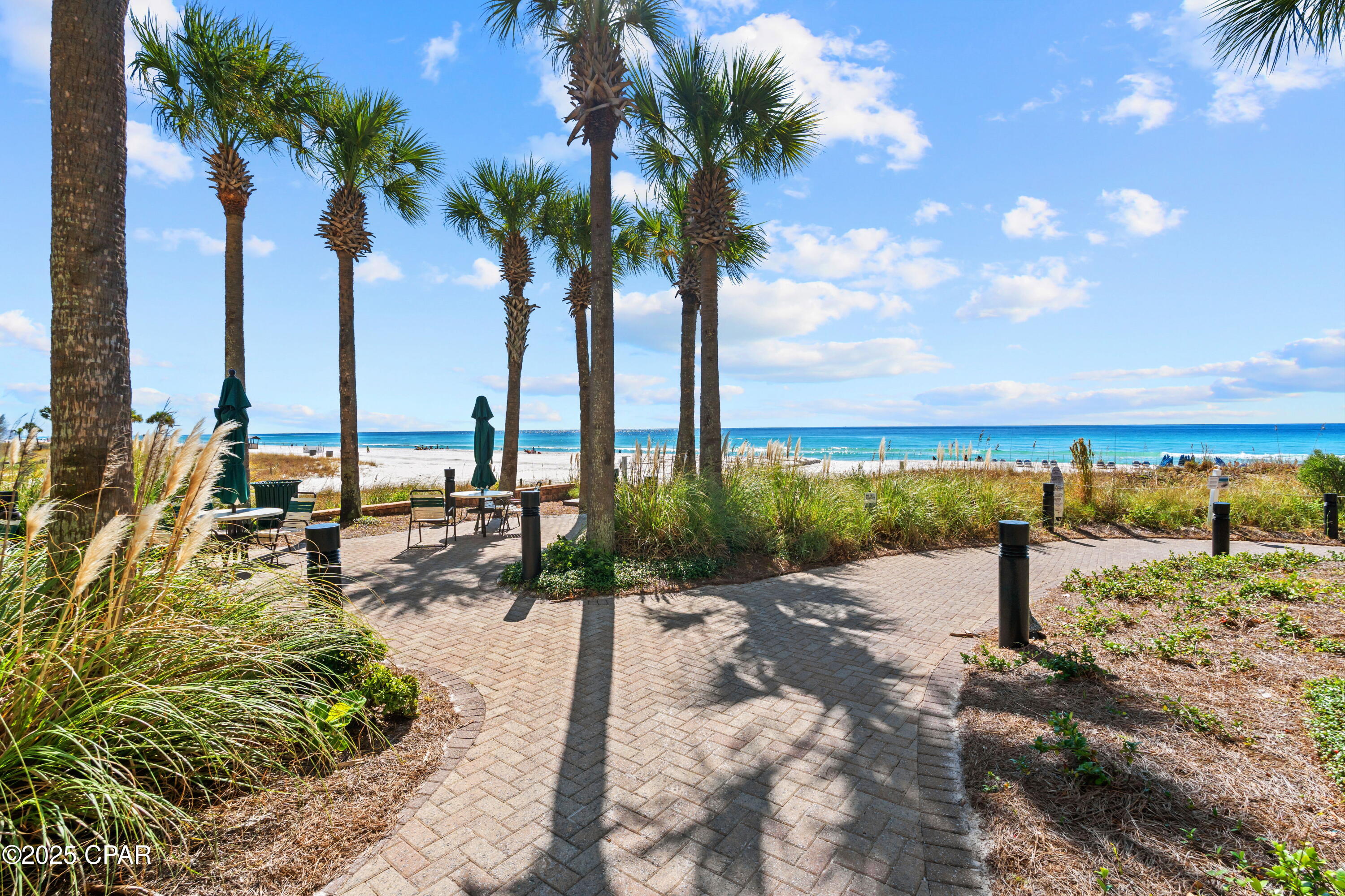 11807 Front Beach Road, 1809
