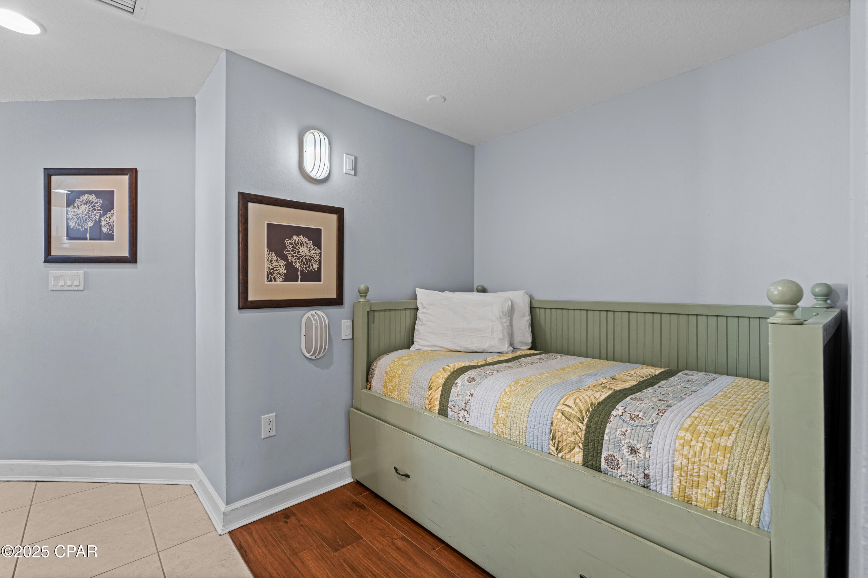 11807 Front Beach Road, 1809