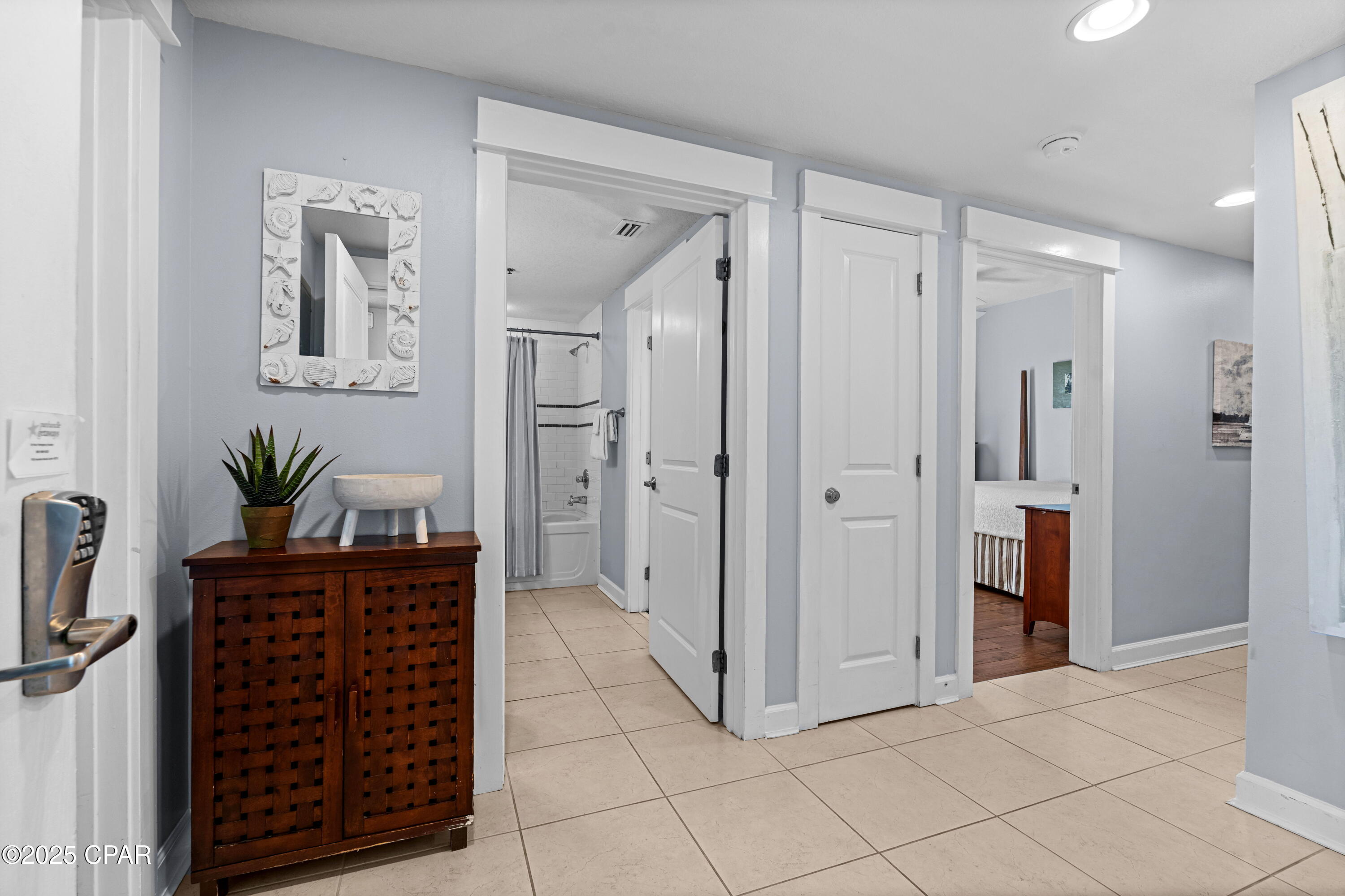 11807 Front Beach Road, 1809