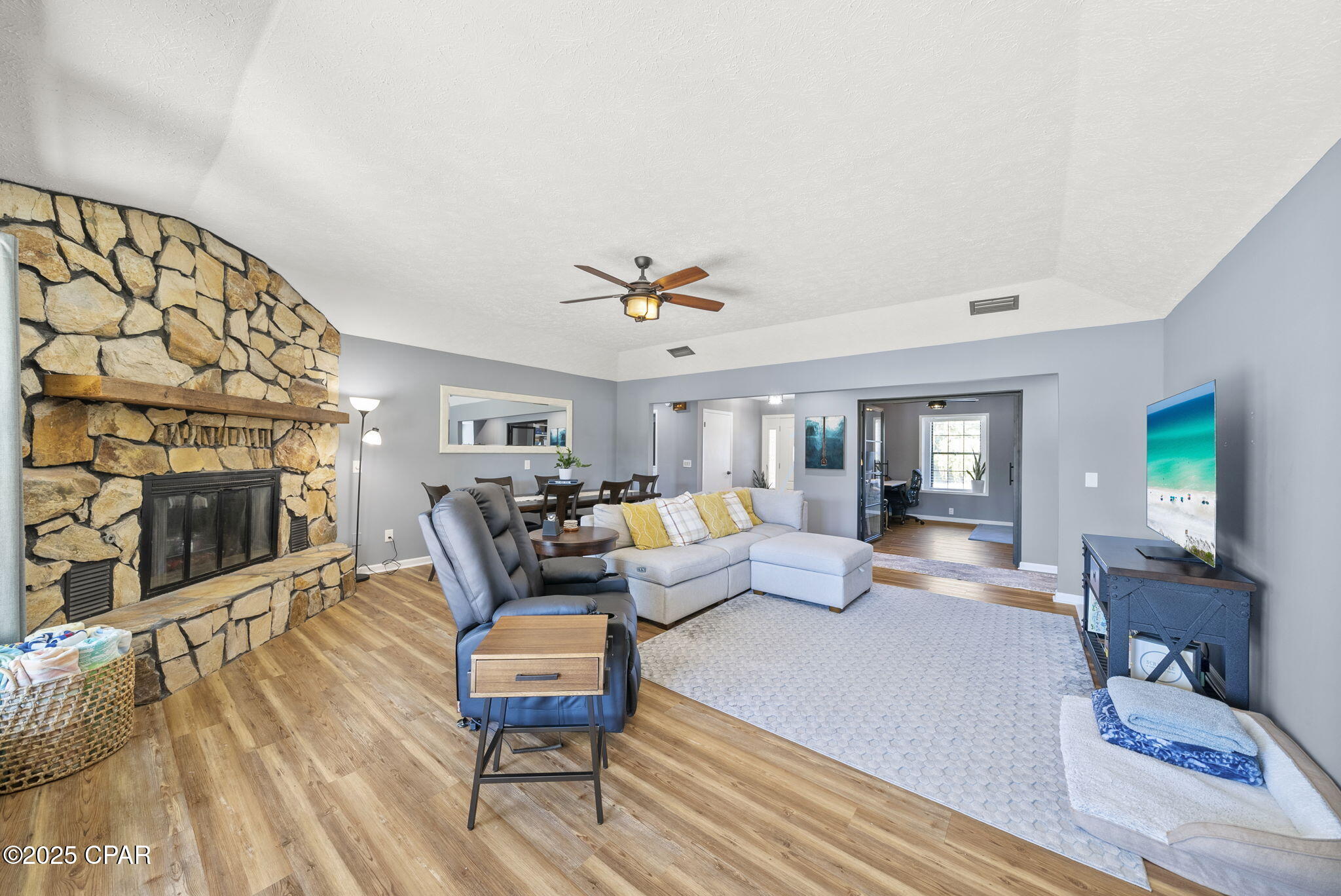 606 Amberjack Drive