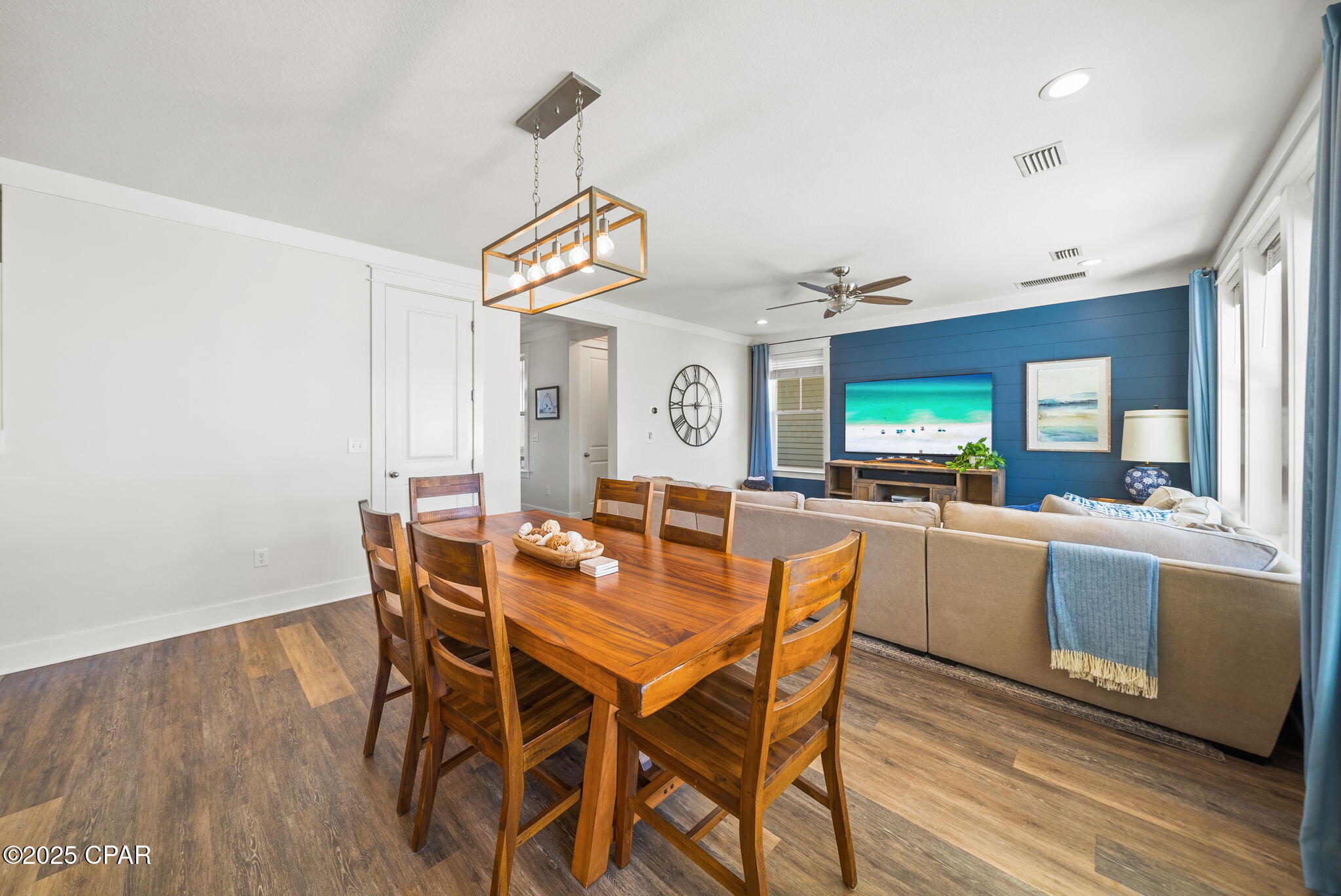 1604 N Discovery Loop